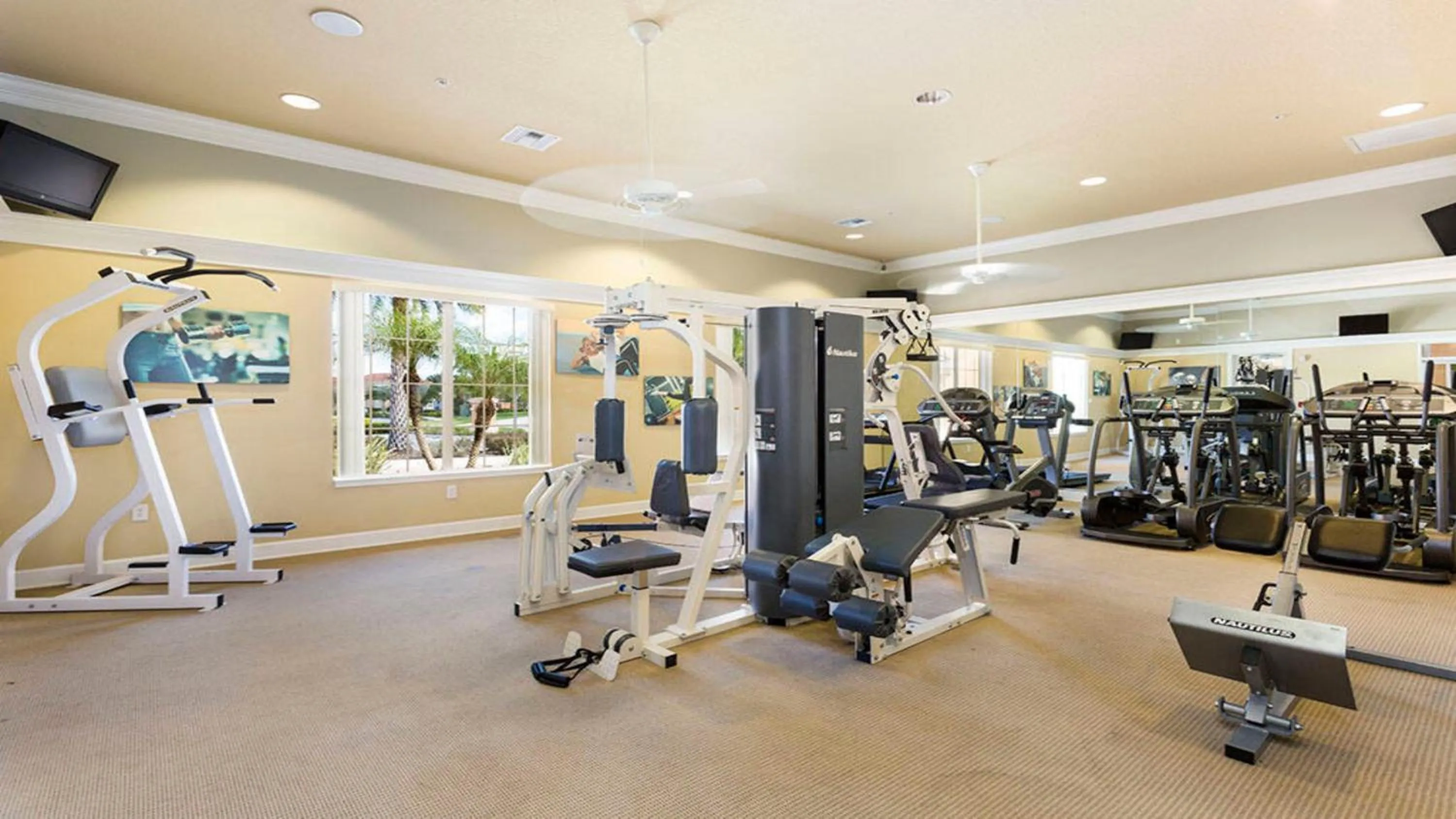 Fitness centre/facilities in Lakeview Spacious 12br Themed Home Game/Pool/Spa