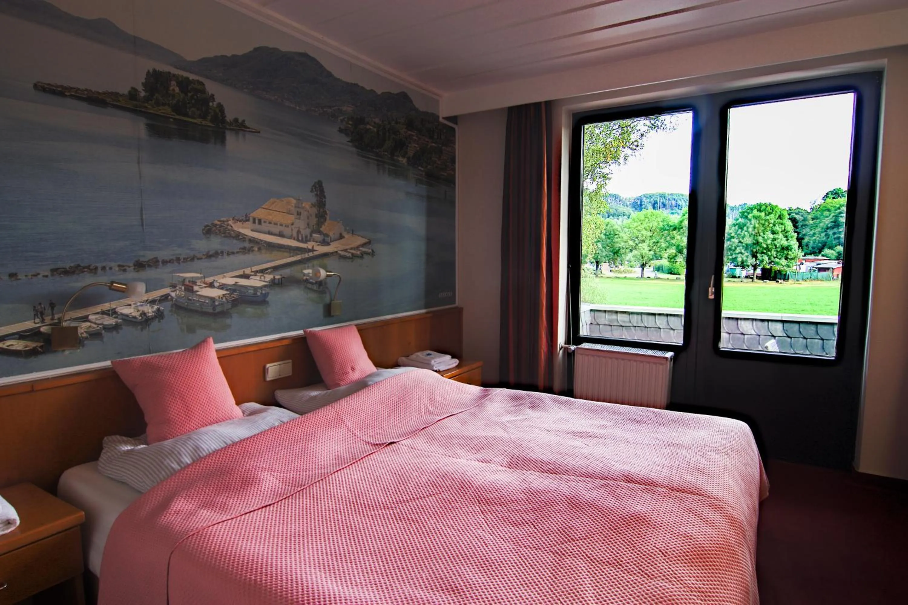 Bed in Hotel Strand-Café