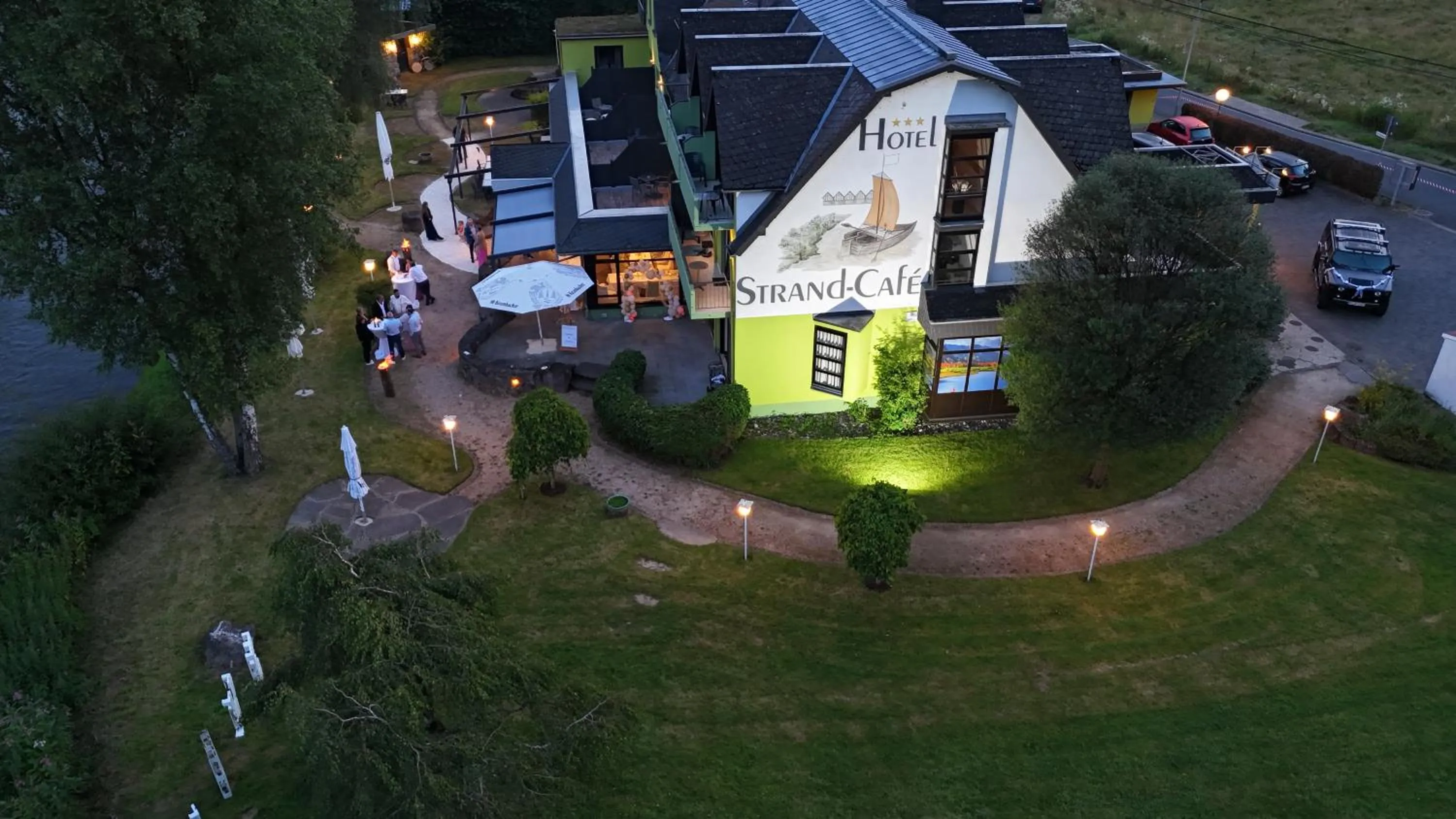 Night in Hotel Strand-Café