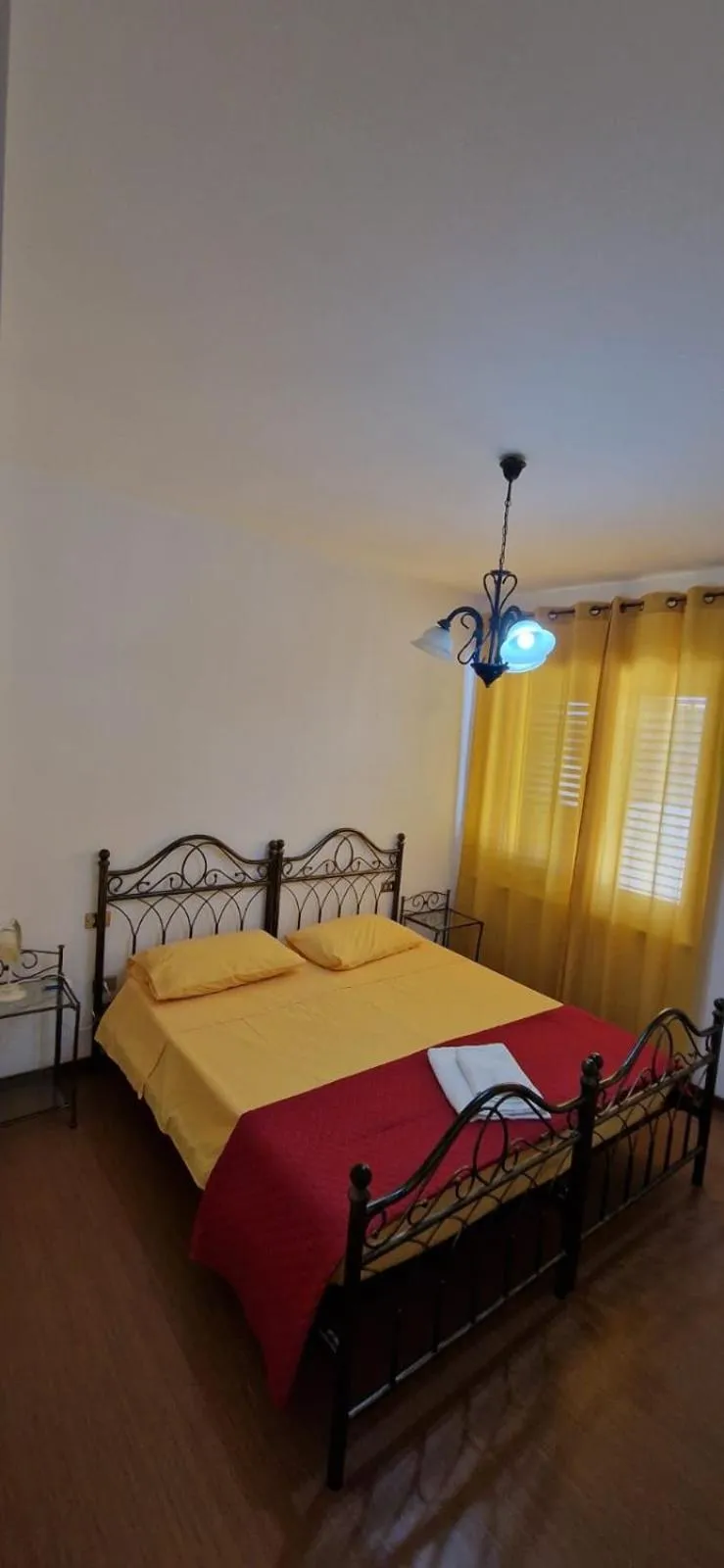 Bed in Hotel Mondial 2