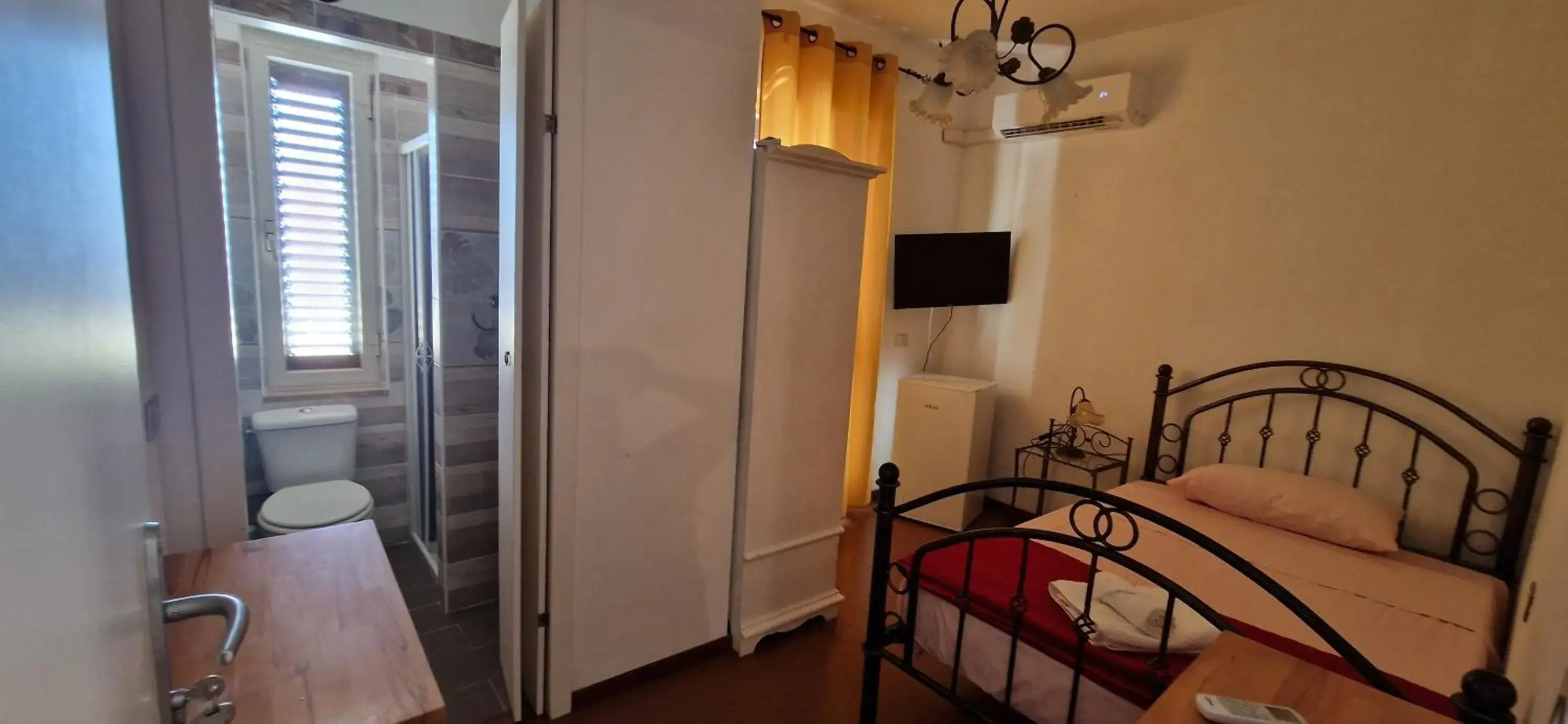 Deluxe Double Room with Balcony in Hotel Mondial 2 Deluxe Double Room with Balcony in Hotel Mondial 2