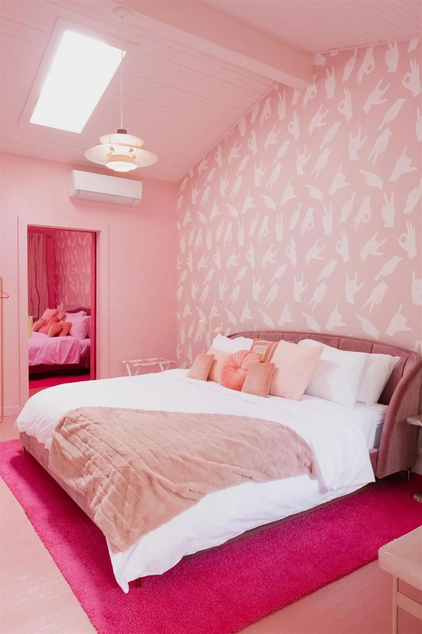 Bed in The Norsdale plus CMYK Motel on 10 acres in Phoenicia