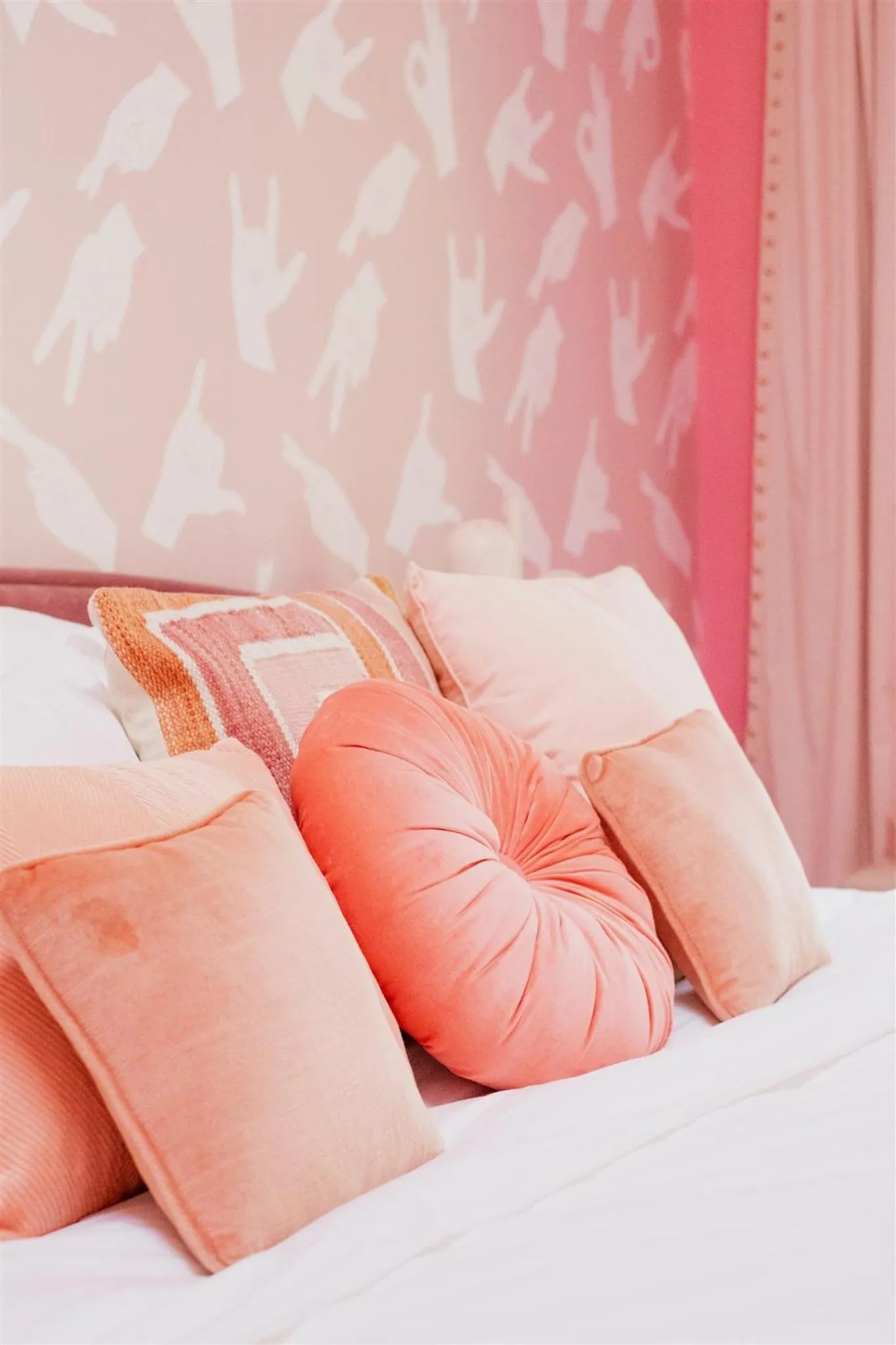 Bed in The Norsdale plus CMYK Motel on 10 acres in Phoenicia