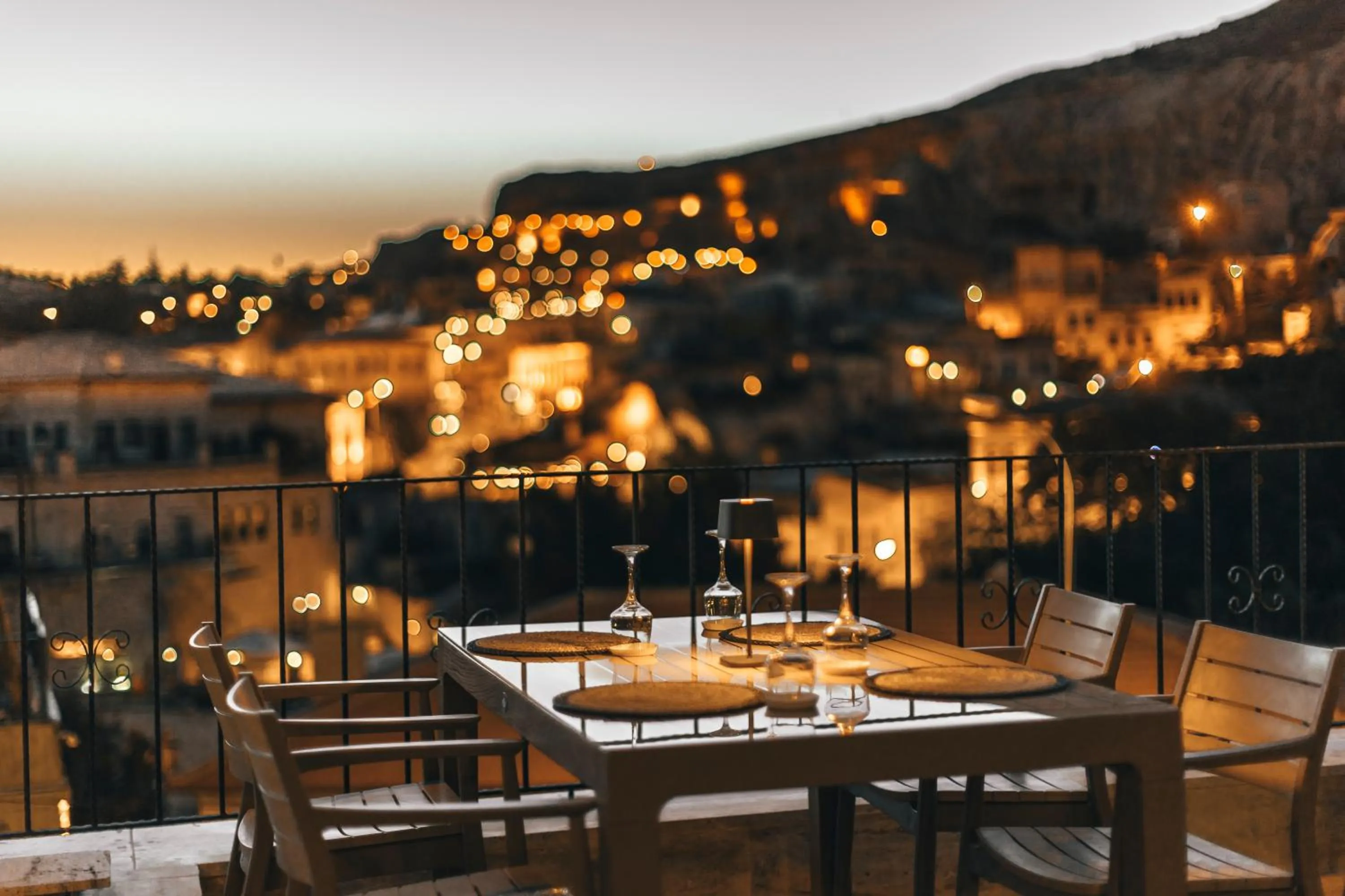 Restaurant/places to eat in Lagania In Cave