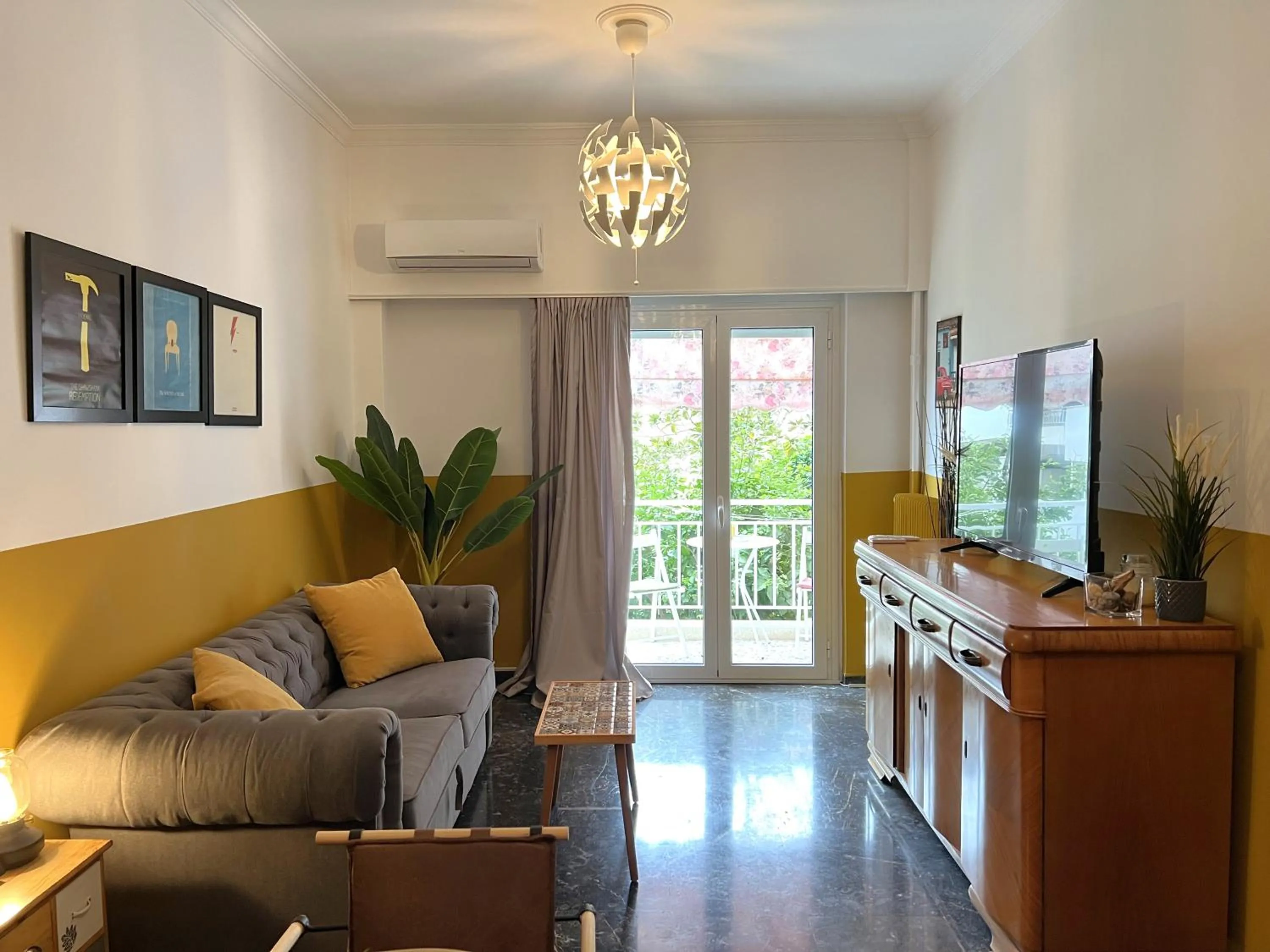 Athenian Vintage Style 2 bdr apartment
