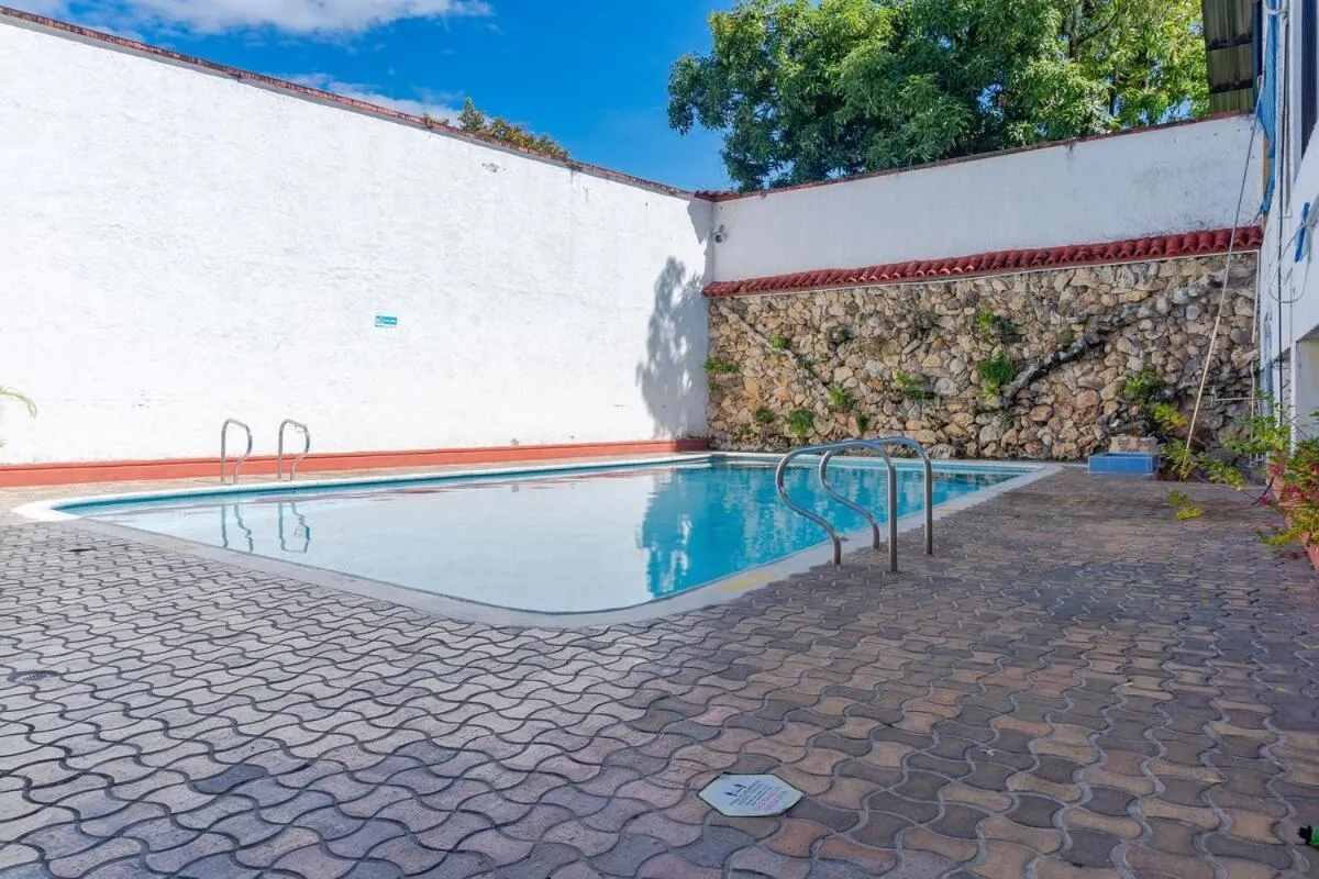 Swimming pool in HOTEL DINASTIA REAL NEIVA