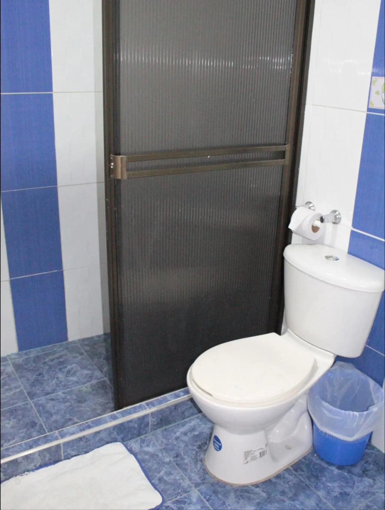 Shower in HOTEL DINASTIA REAL NEIVA
