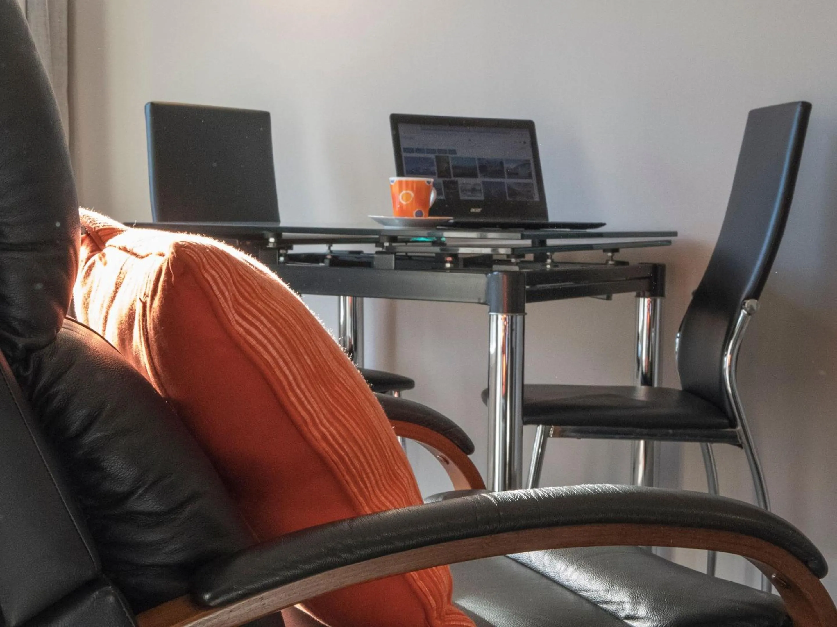 Seating area in Cedar Lodge Motel