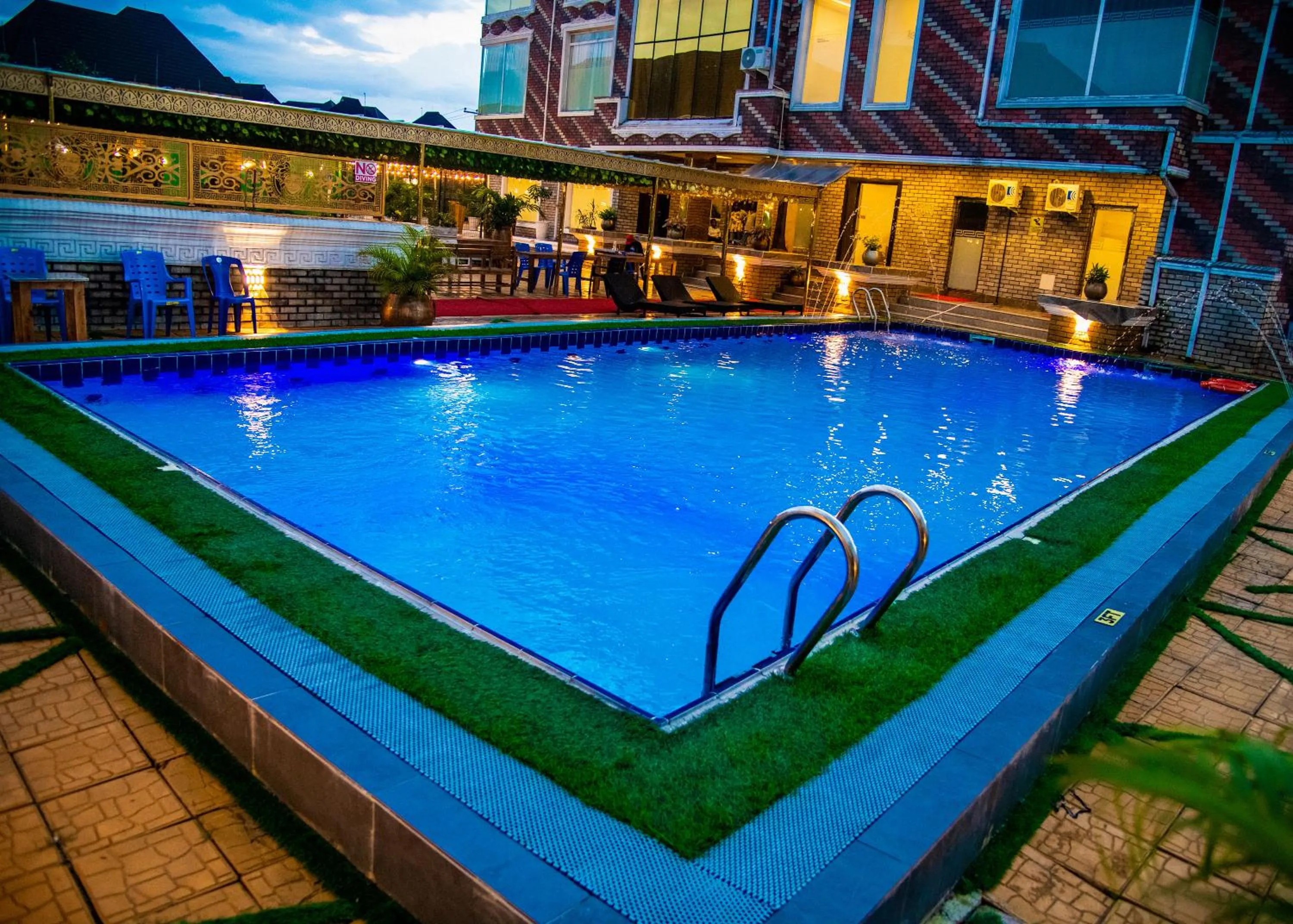 Swimming pool in Portland Resort Hotel