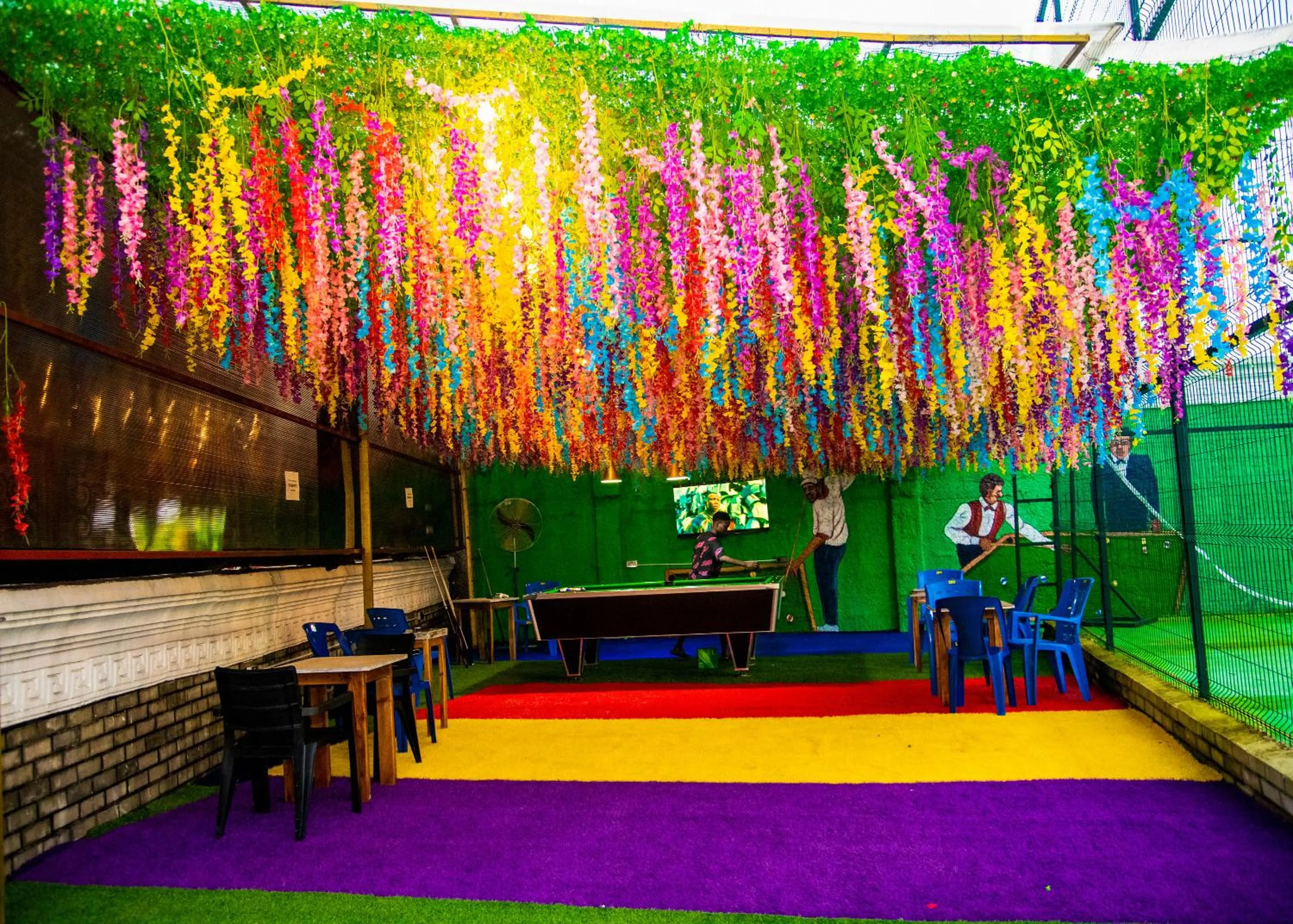 Communal lounge/ TV room in Portland Resort Hotel