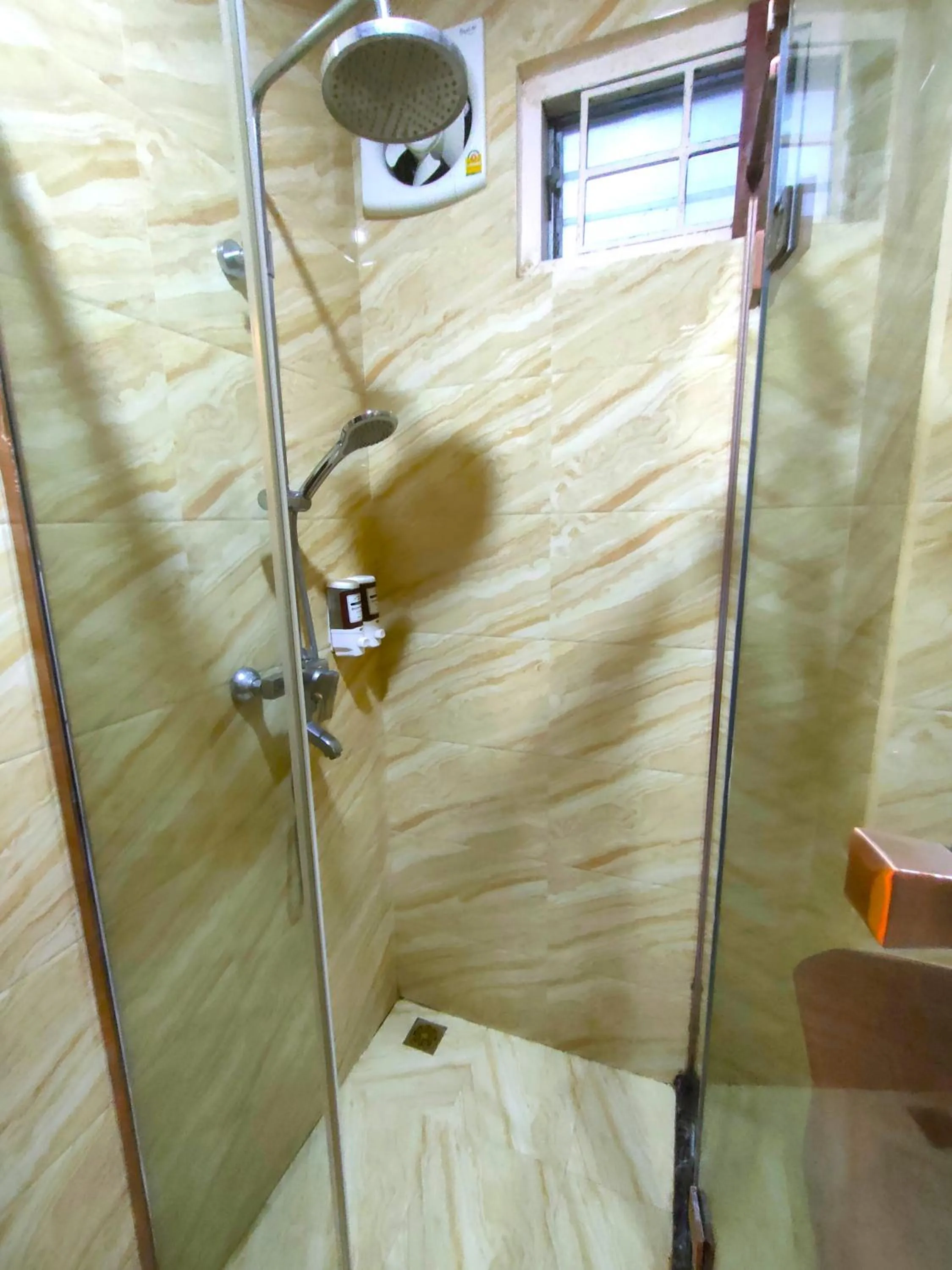 Shower in Lotus Corner - Heritage B&B