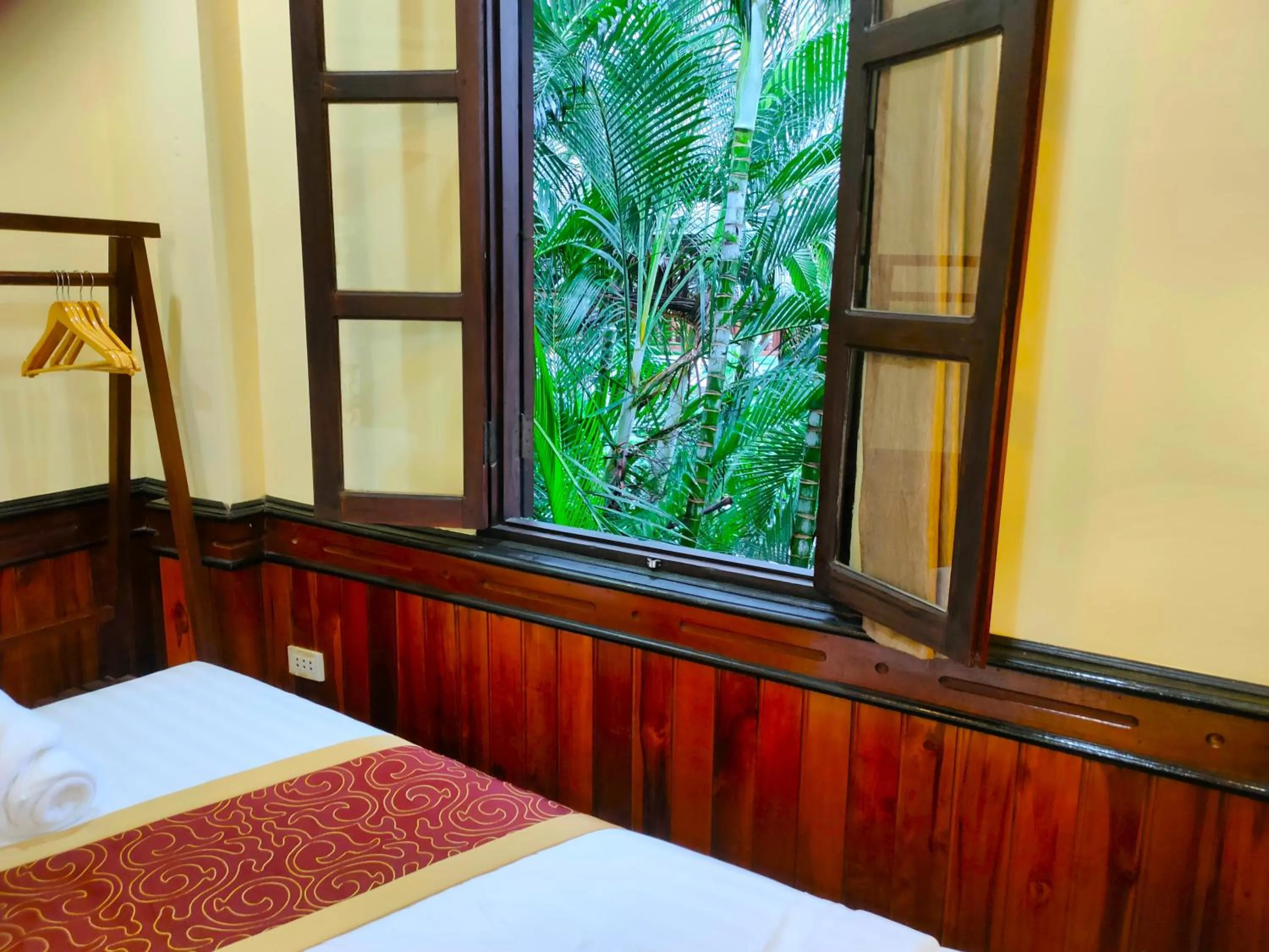 View (from property/room), Bed in Lotus Corner - Heritage B&B