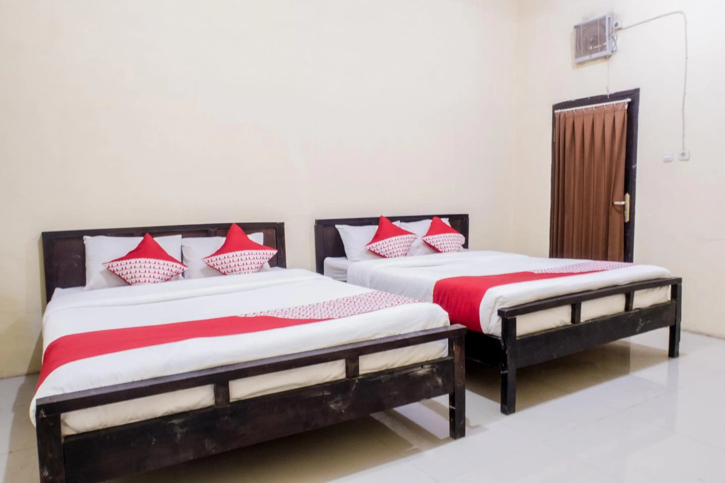 Bedroom, Bed in Hotel O Central Batu Near Jatim Park 3 Formerly Bunga Matahari Hotel