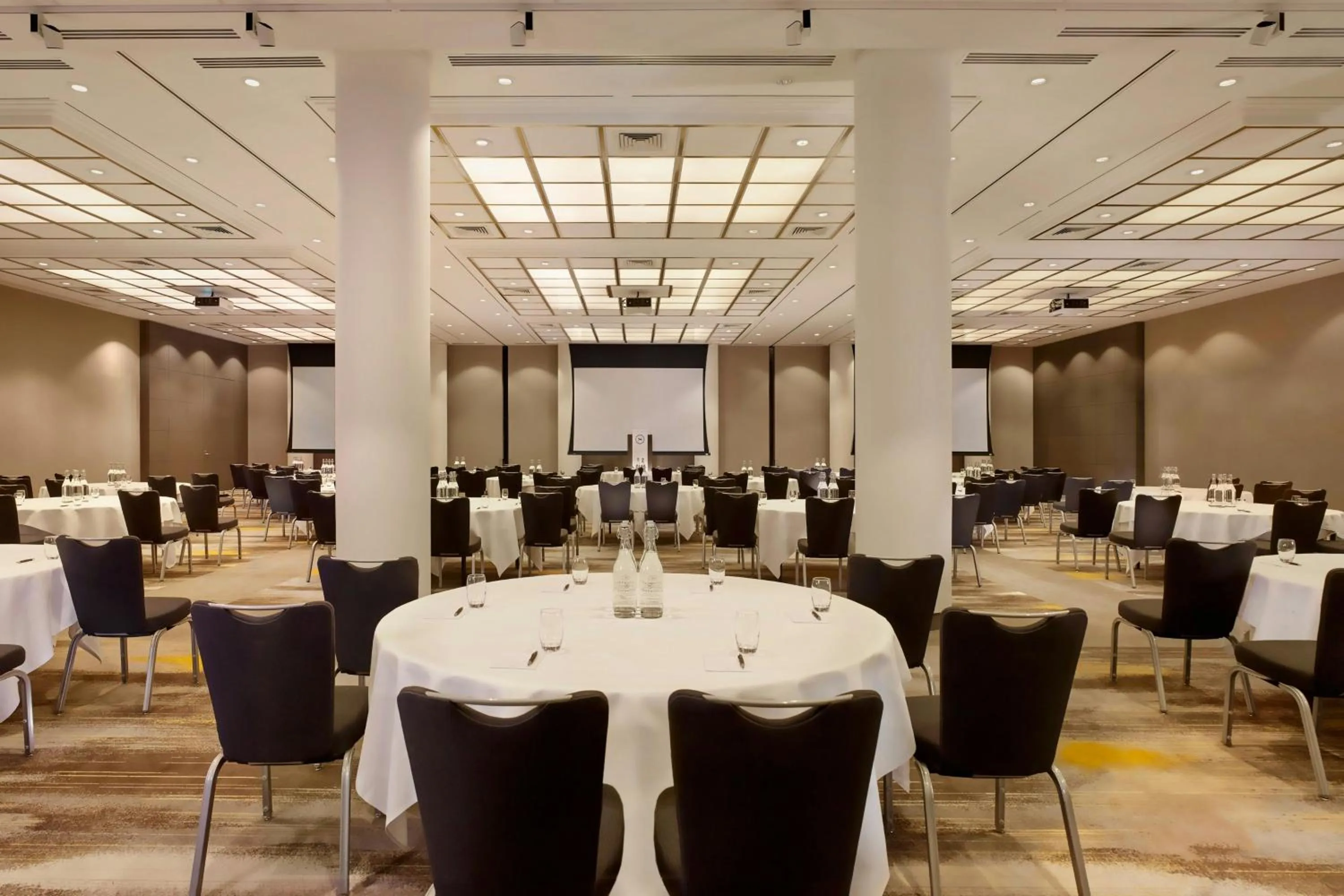 Meeting/conference room in Sheraton Amsterdam Airport Hotel and Conference Center