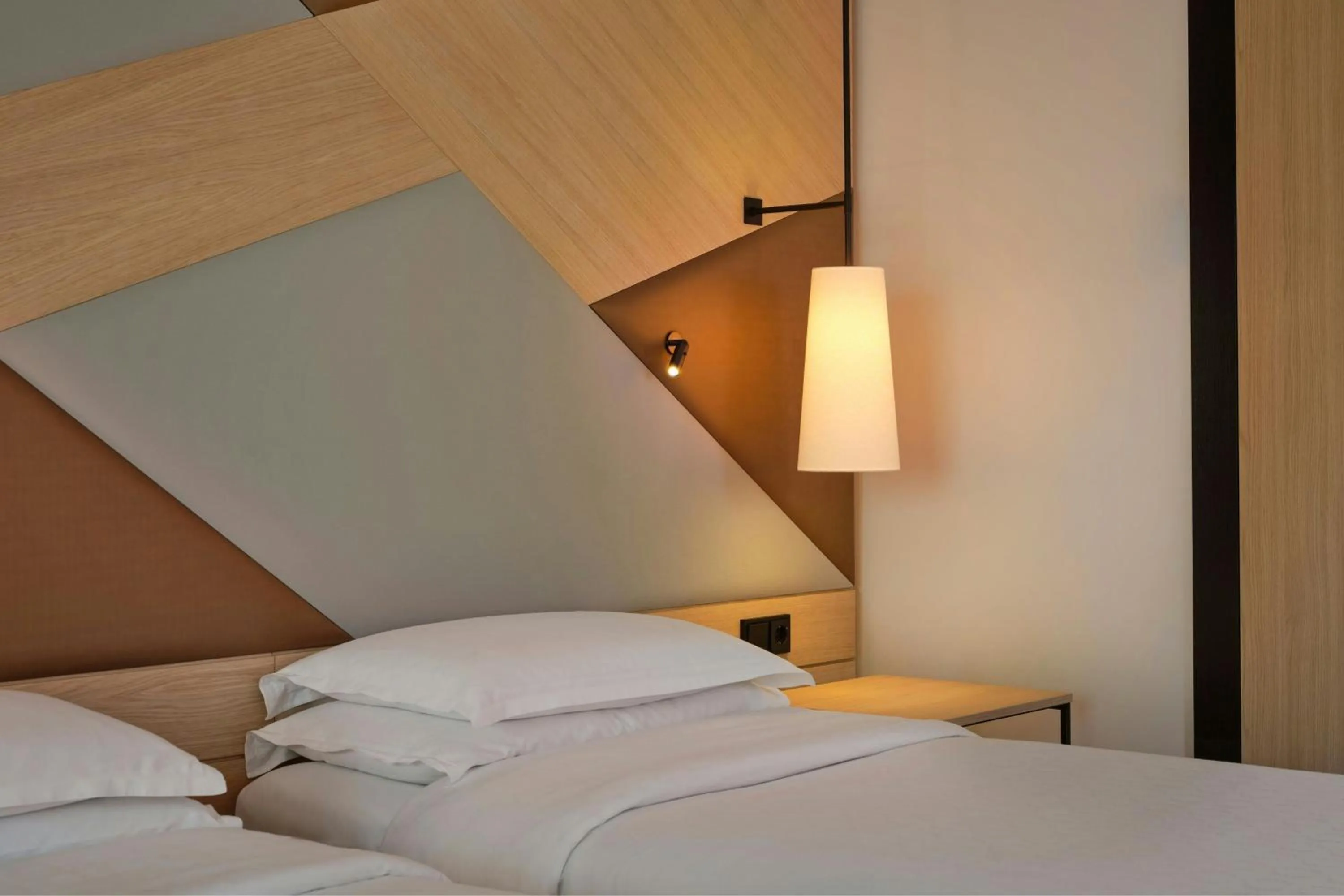 Photo of the whole room, Bed in Sheraton Amsterdam Airport Hotel and Conference Center