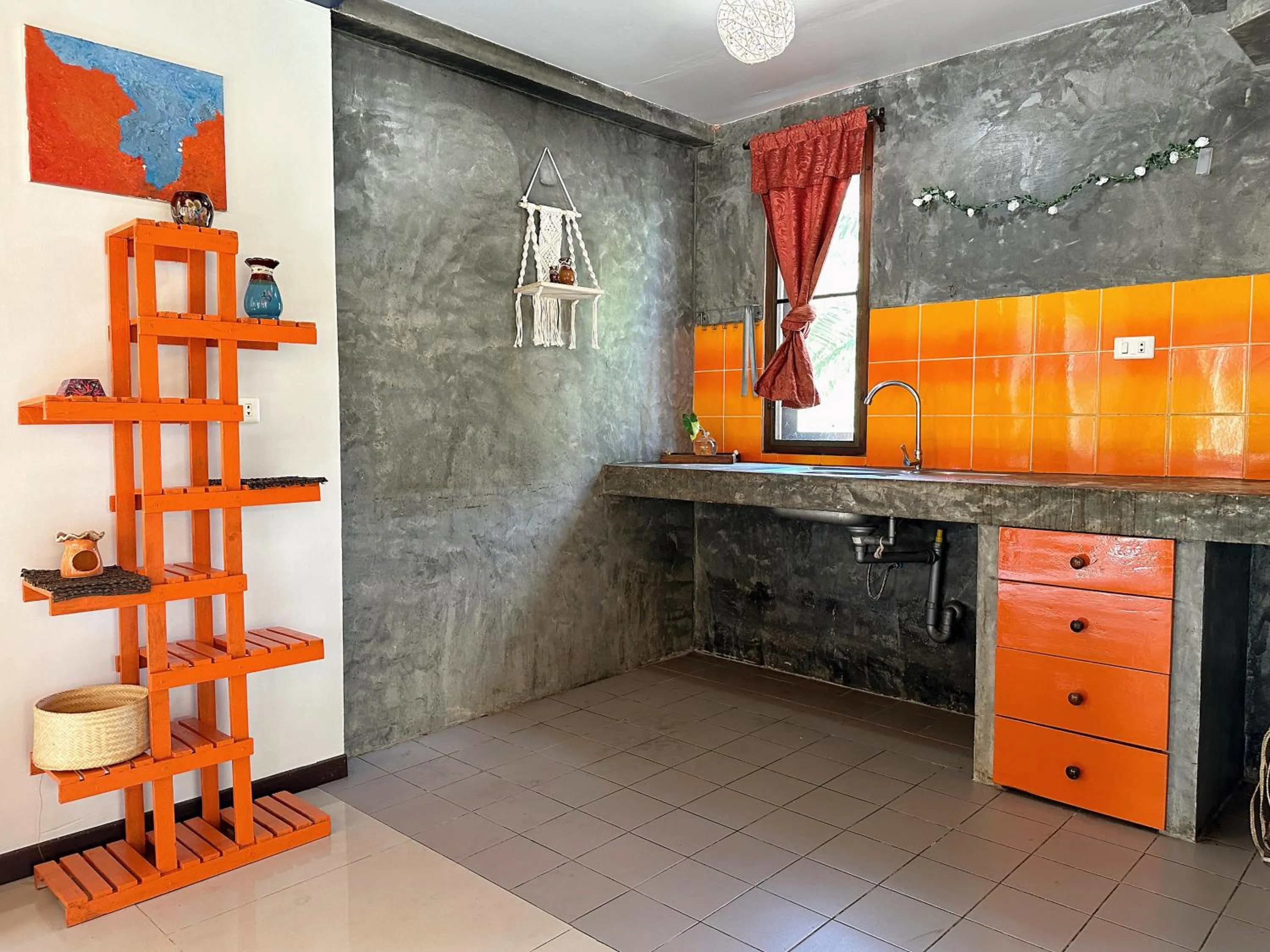 Kitchen or kitchenette in Pairadise Hotel
