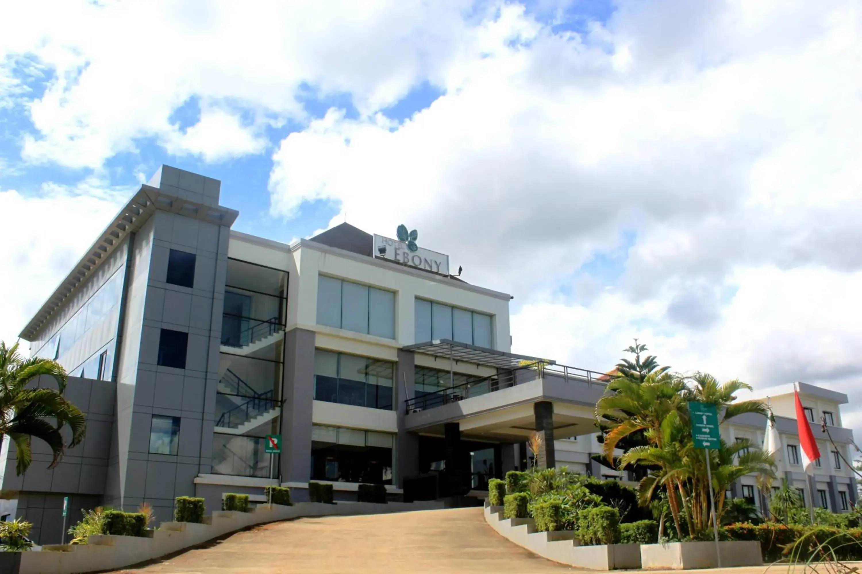 Facade/entrance in Hotel Ebony Batulicin Facade/entrance in Hotel Ebony Batulicin