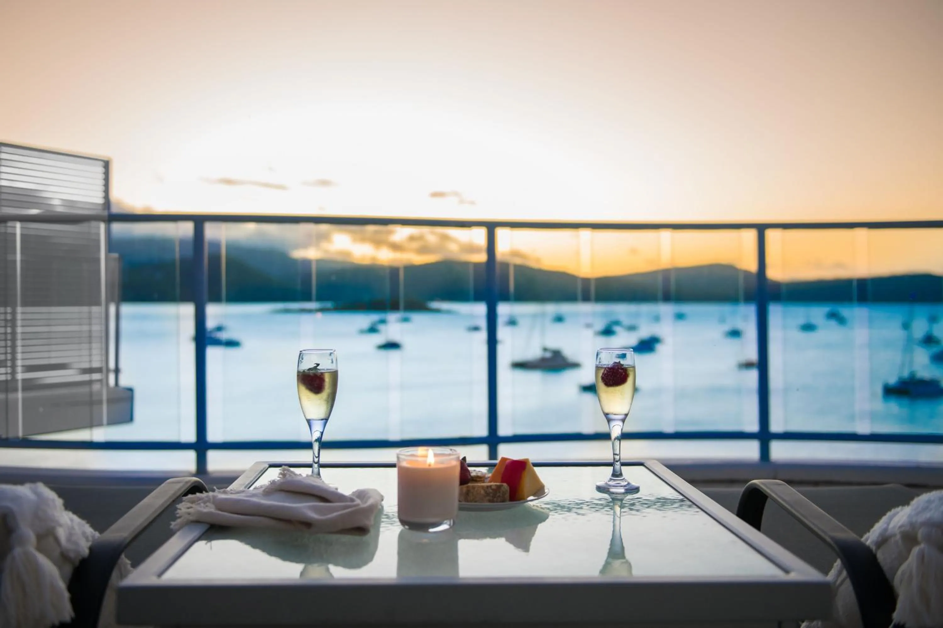 Penthouse Oasis On Airlie