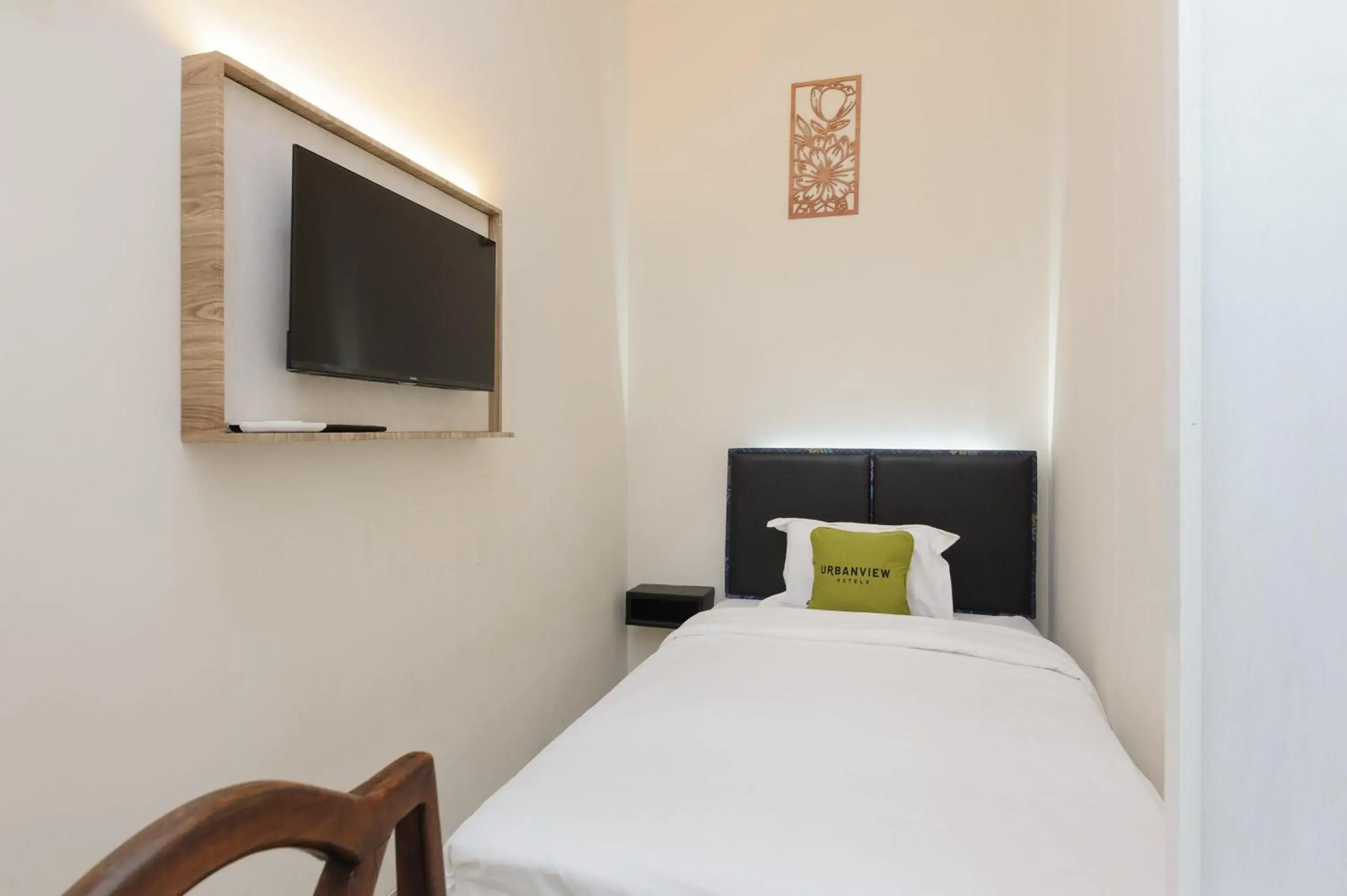 Standard Single Room - single occupancy in Urbanview Hotel Binwa Syariah Bandar Lampung Standard Single Room - single occupancy in Urbanview Hotel Binwa Syariah Bandar Lampung