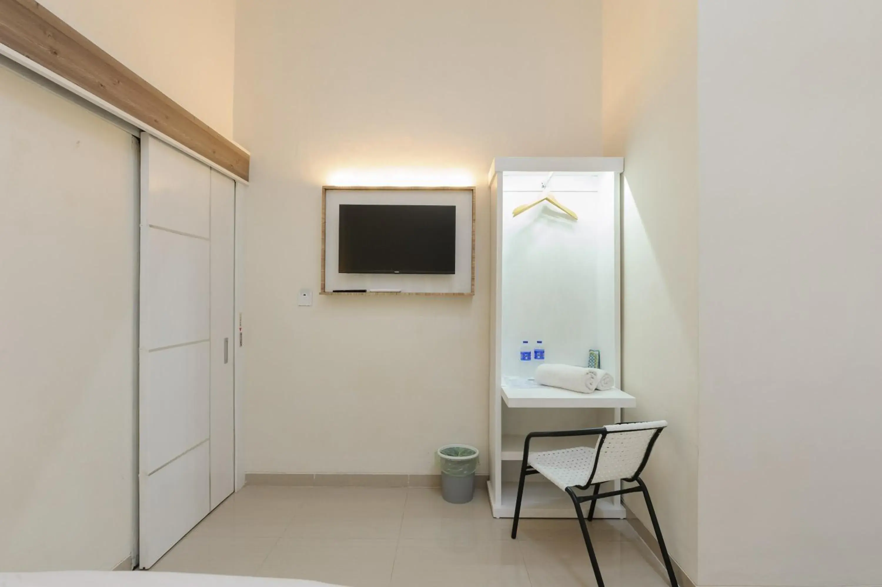 Bedroom, Bed in Urbanview Hotel Binwa Syariah Lampung by RedDoorz Bedroom, Bed in Urbanview Hotel Binwa Syariah Lampung by RedDoorz