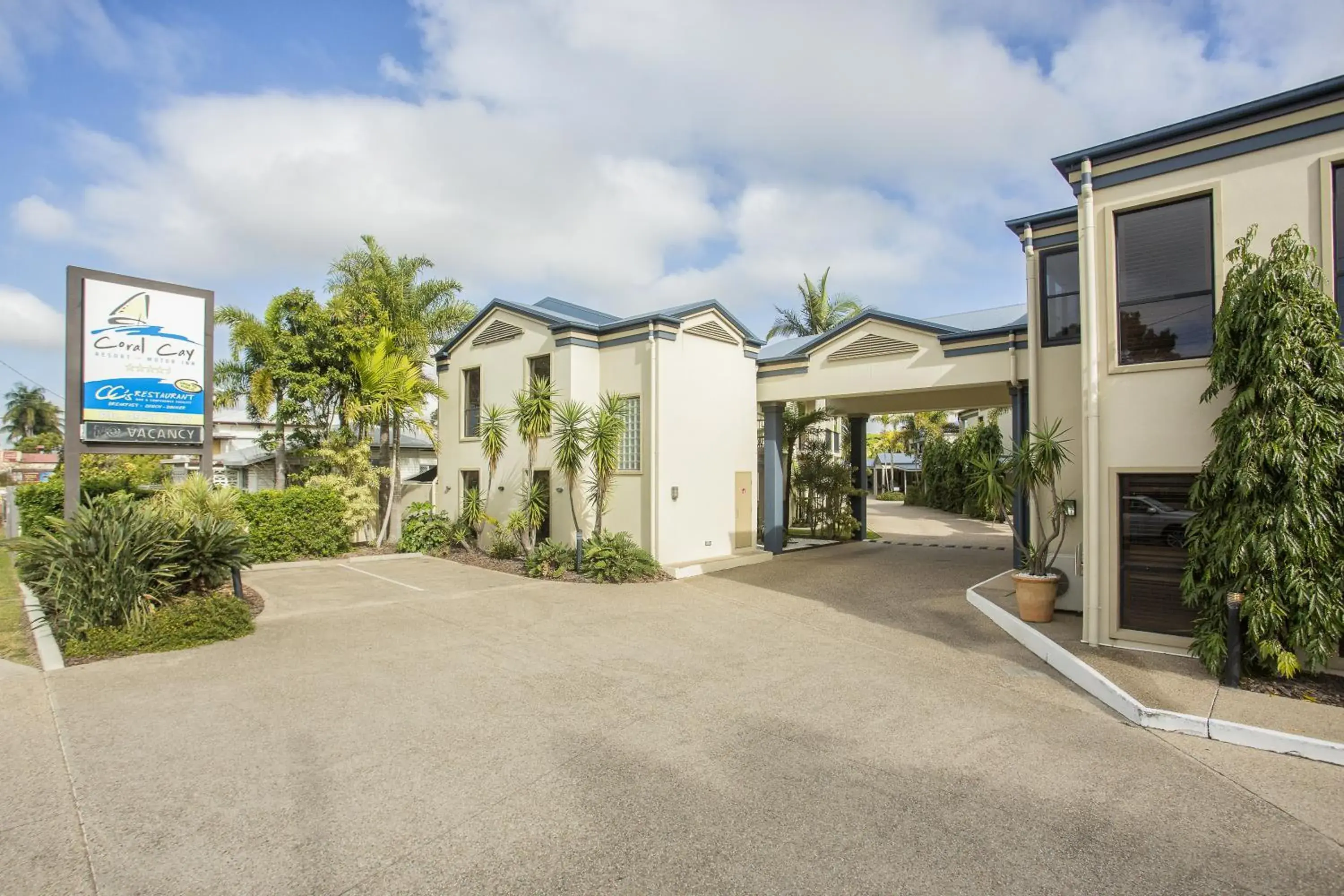 Facade/entrance in Coral Cay Resort Facade/entrance in Coral Cay Resort