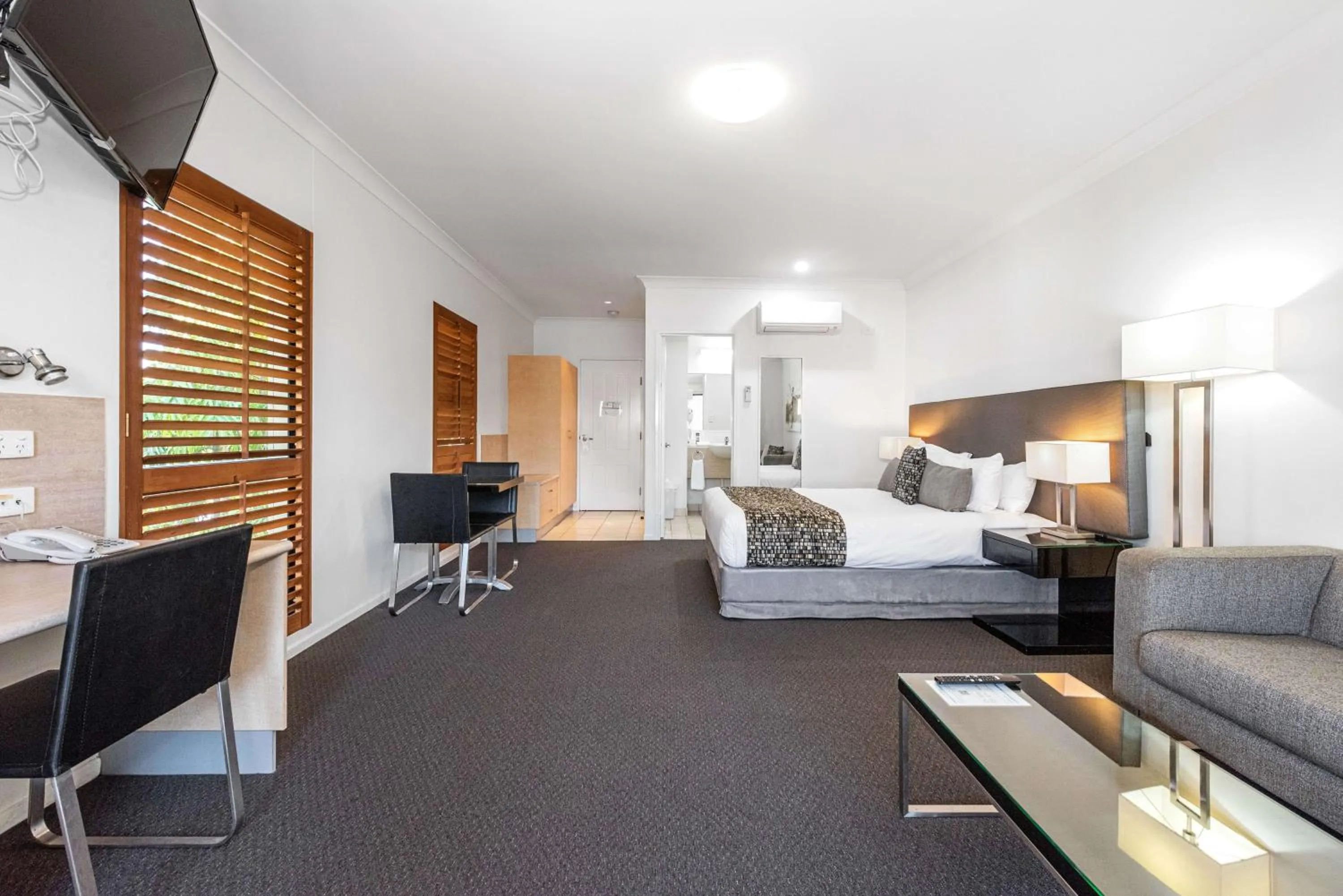 Photo of the whole room, Bed in Coral Cay Resort