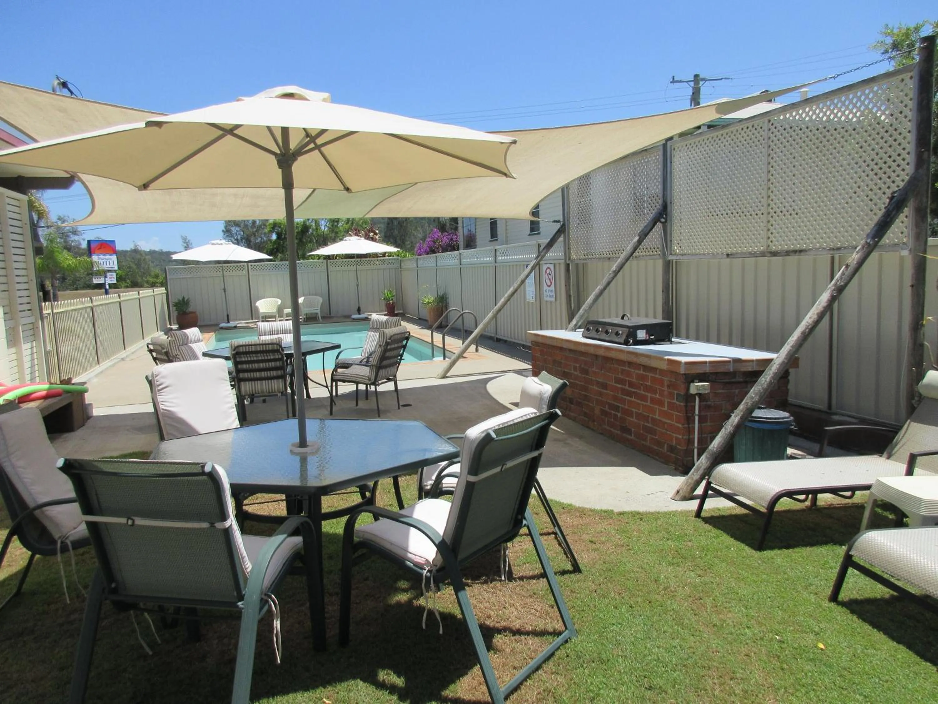BBQ facilities in Waterview Motel Maclean