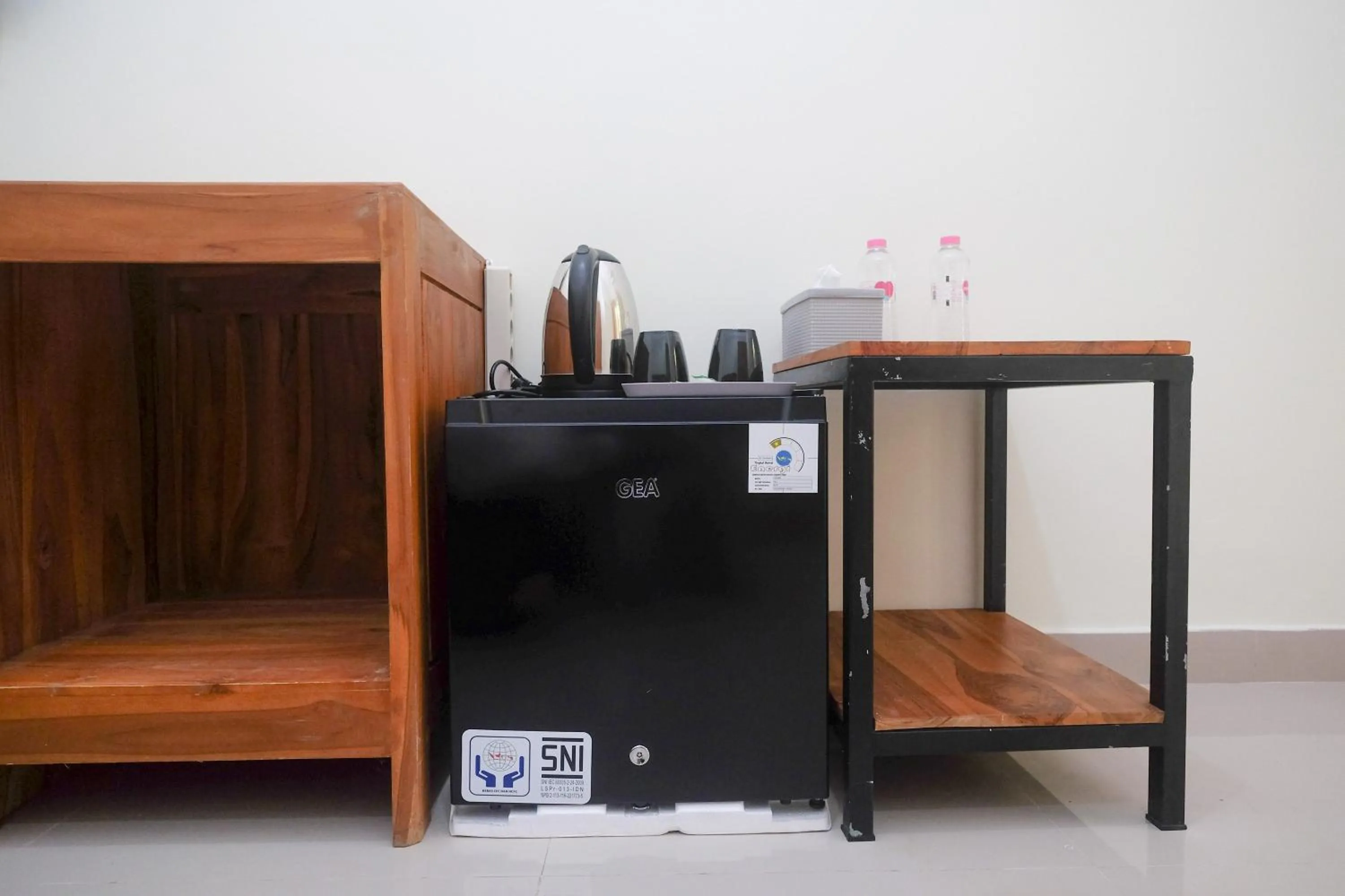 Coffee/tea facilities in Urbanview Syariah Kadarman Home Laweyan by RedDoorz