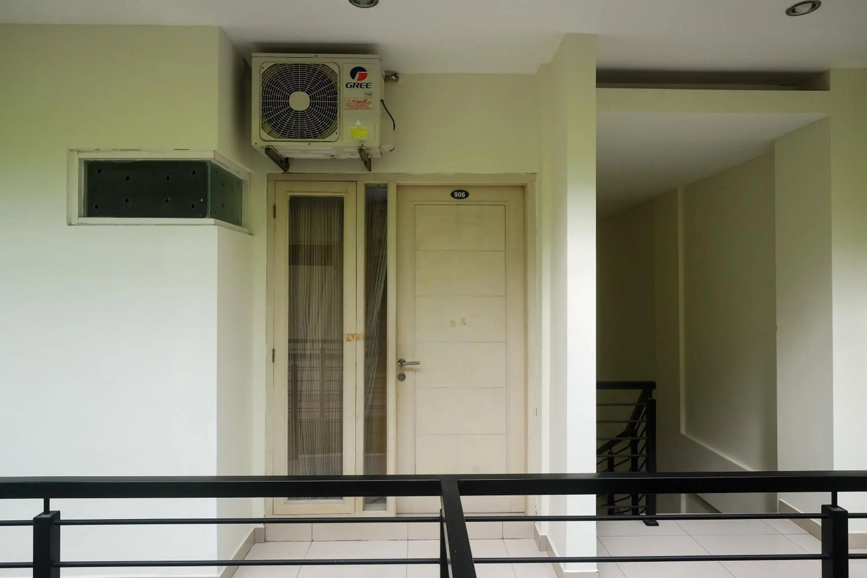 Property building in Urbanview Syariah Kadarman Home Laweyan by RedDoorz Property building in Urbanview Syariah Kadarman Home Laweyan by RedDoorz