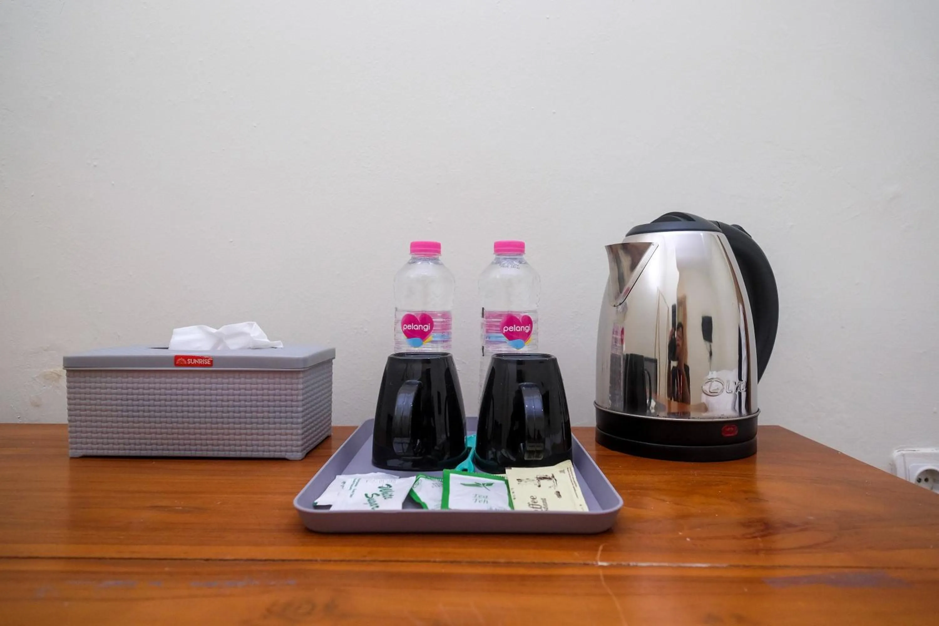 Coffee/tea facilities in Urbanview Syariah Kadarman Home Laweyan by RedDoorz