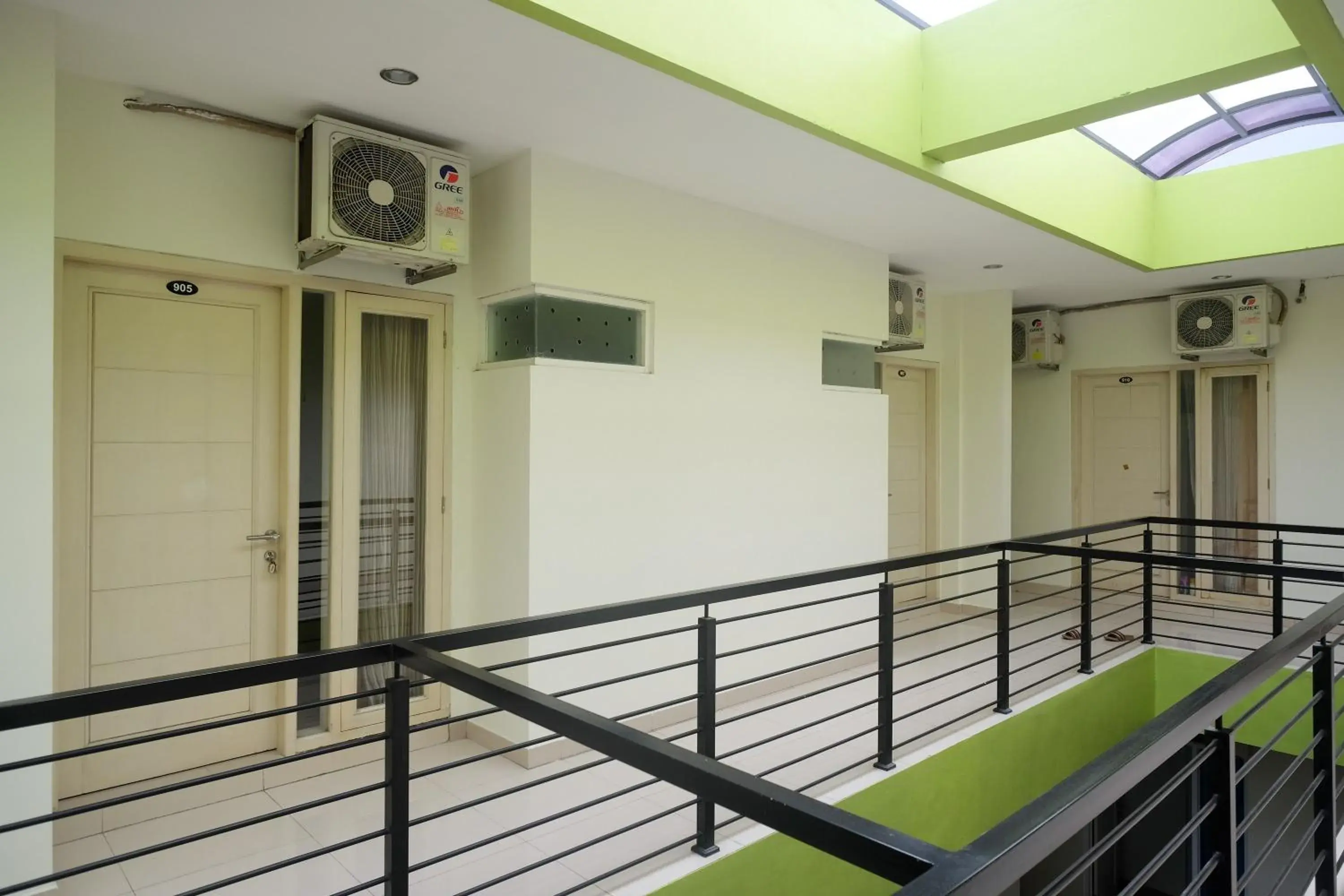 Property building in Urbanview Syariah Kadarman Home Laweyan by RedDoorz Property building in Urbanview Syariah Kadarman Home Laweyan by RedDoorz