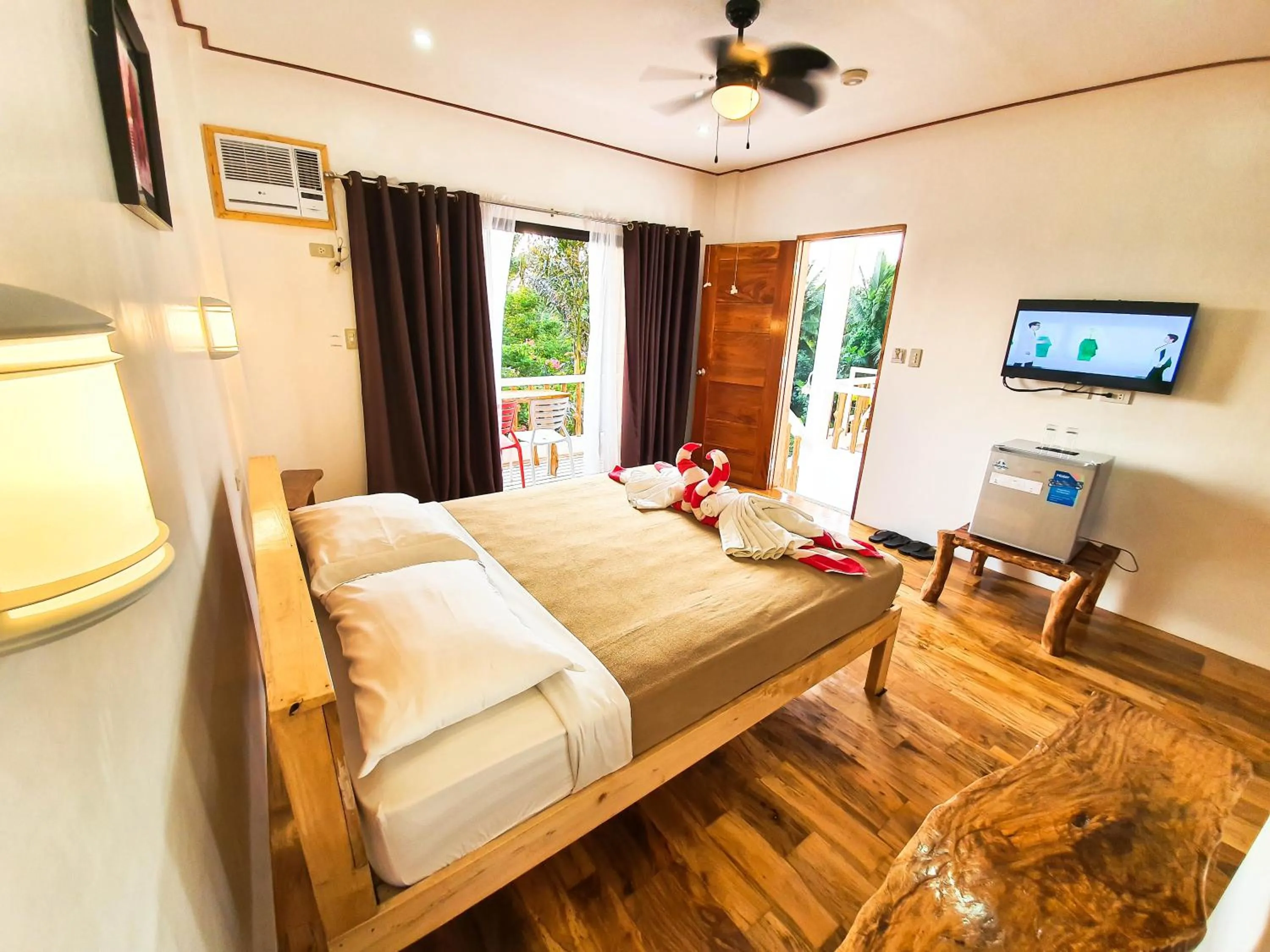 Photo of the whole room, Bed in Cocoloco Beach Resort