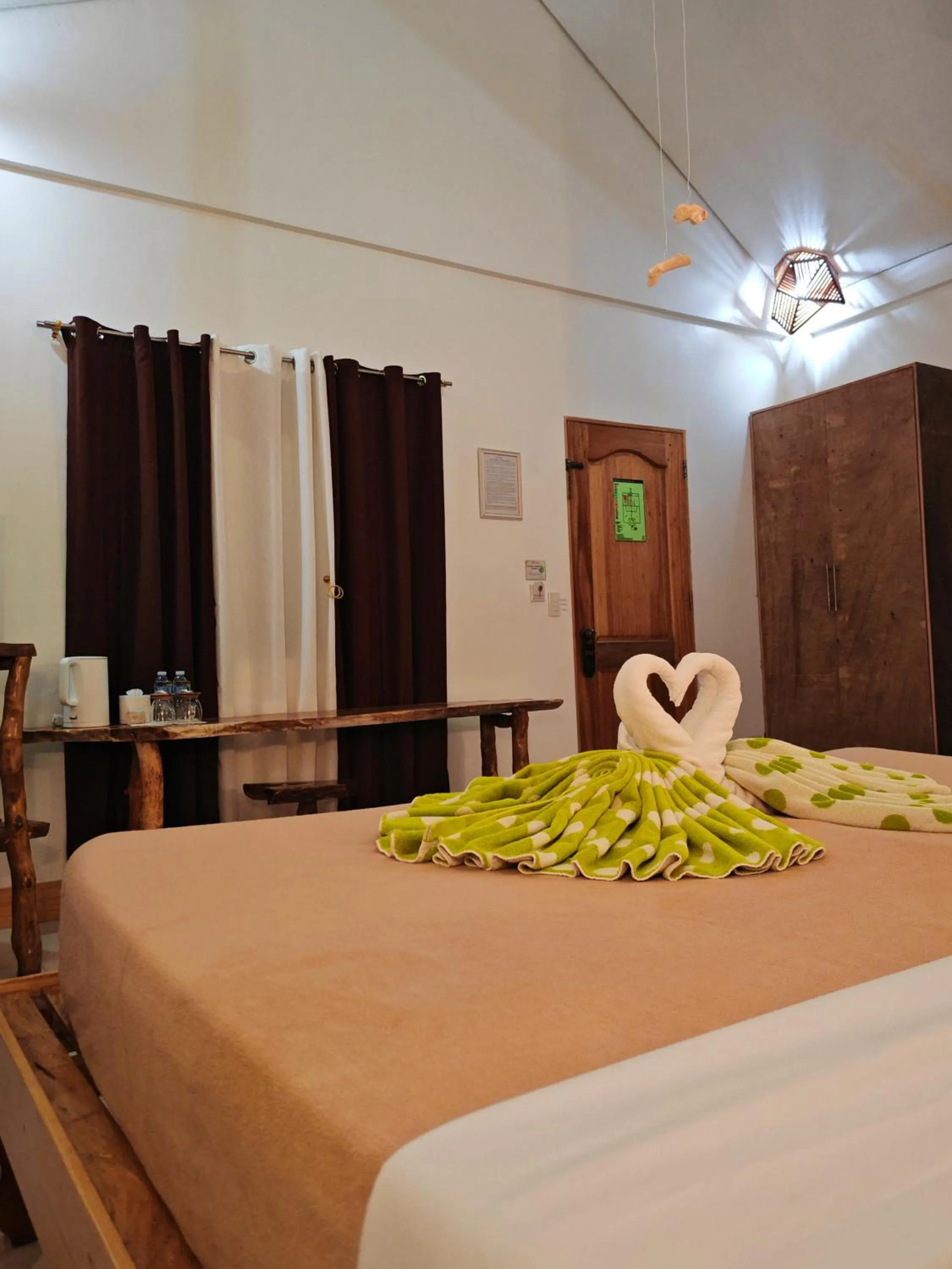 Bedroom, Bed in Cocoloco Beach Resort