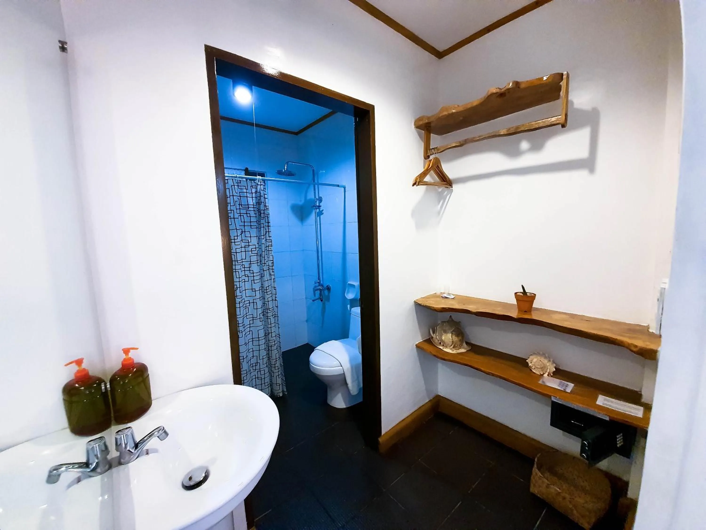 Bathroom in Cocoloco Beach Resort