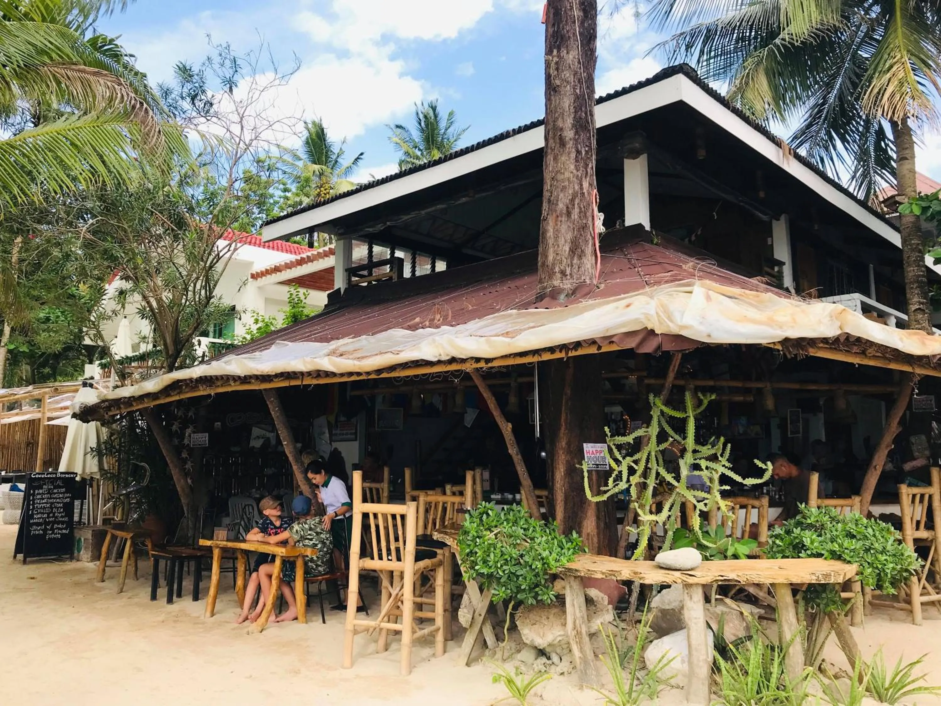 Restaurant/places to eat in Cocoloco Beach Resort
