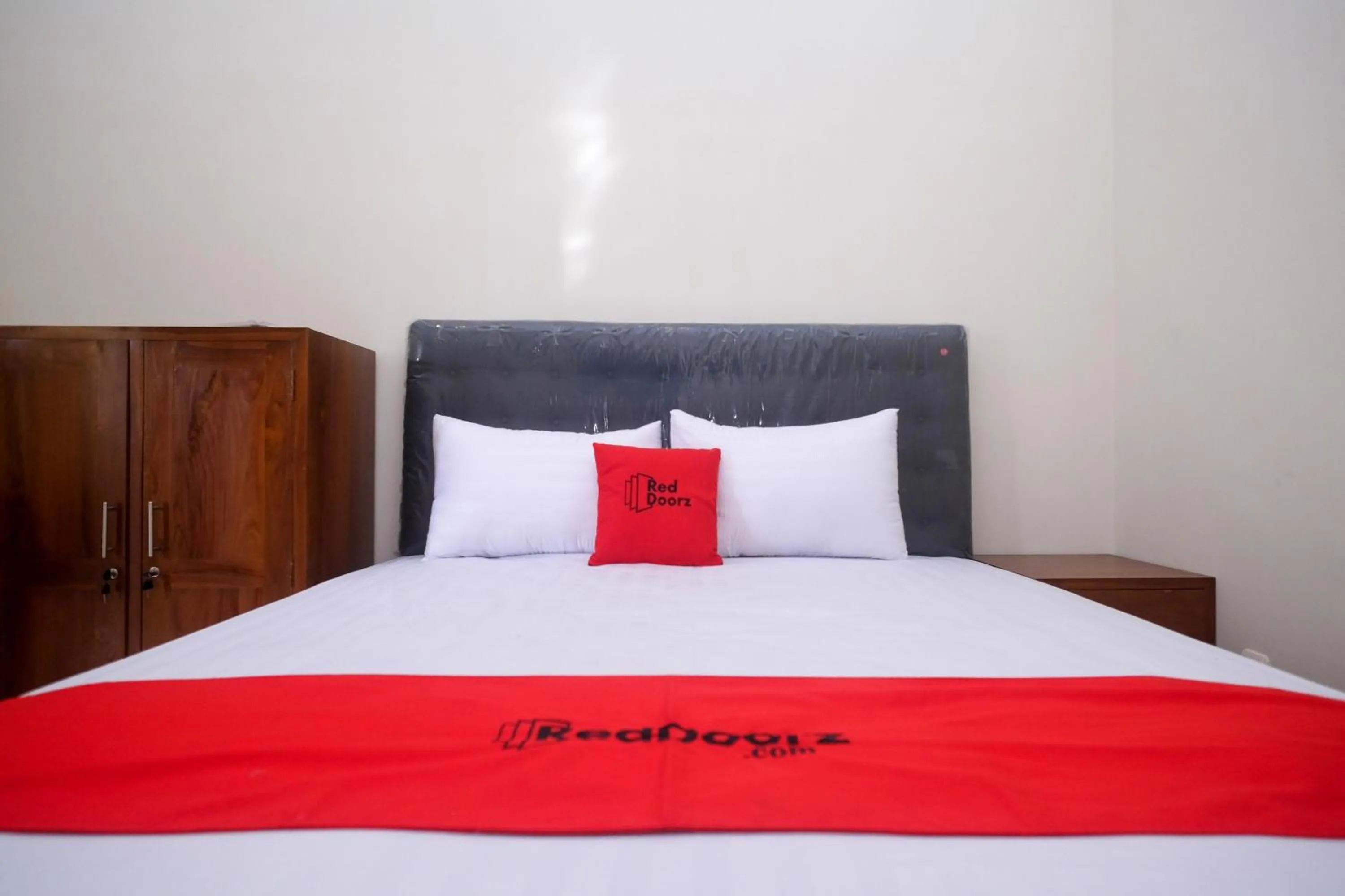 Bed in RedDoorz Syariah near Transmart Pabelan Solo