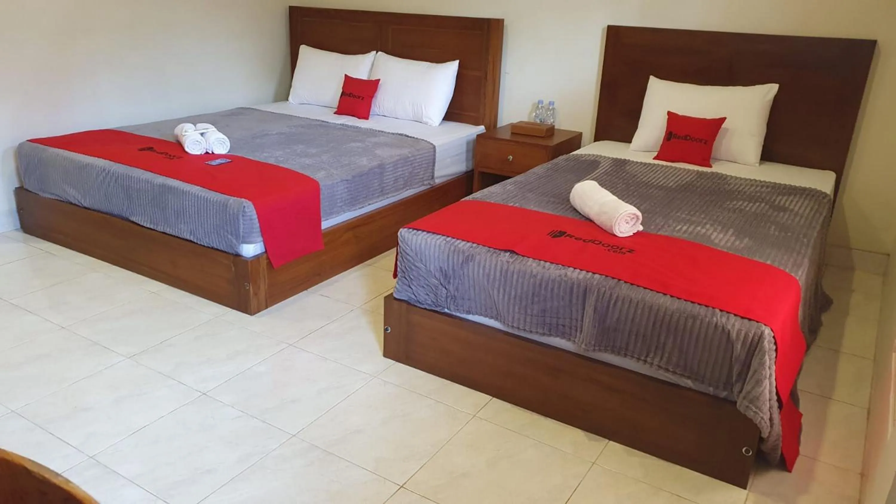 Bedroom, Bed in RedDoorz Syariah near Transmart Pabelan Solo
