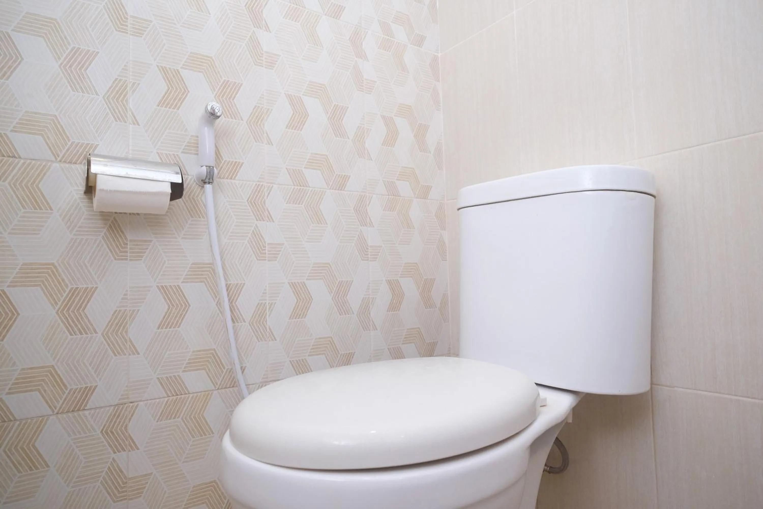 Toilet in RedDoorz Syariah near Transmart Pabelan Solo