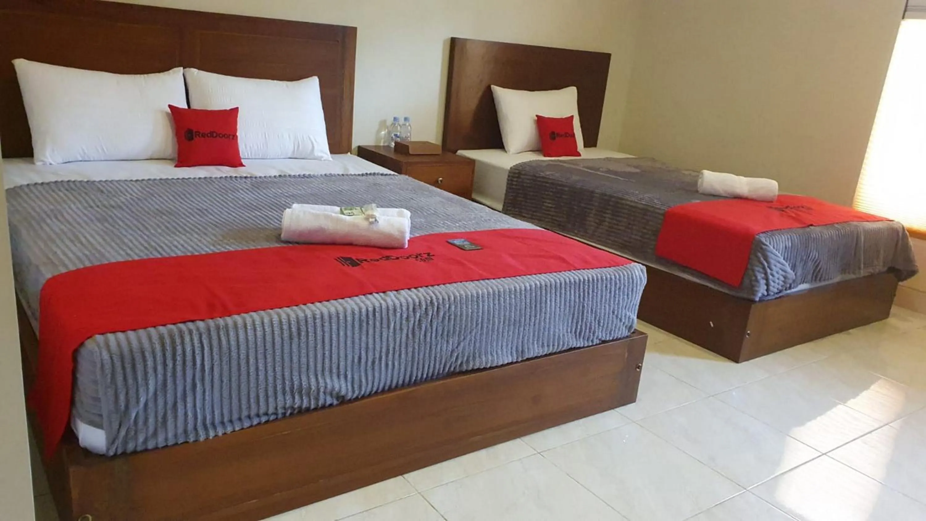 Bedroom, Bed in RedDoorz Syariah near Transmart Pabelan Solo