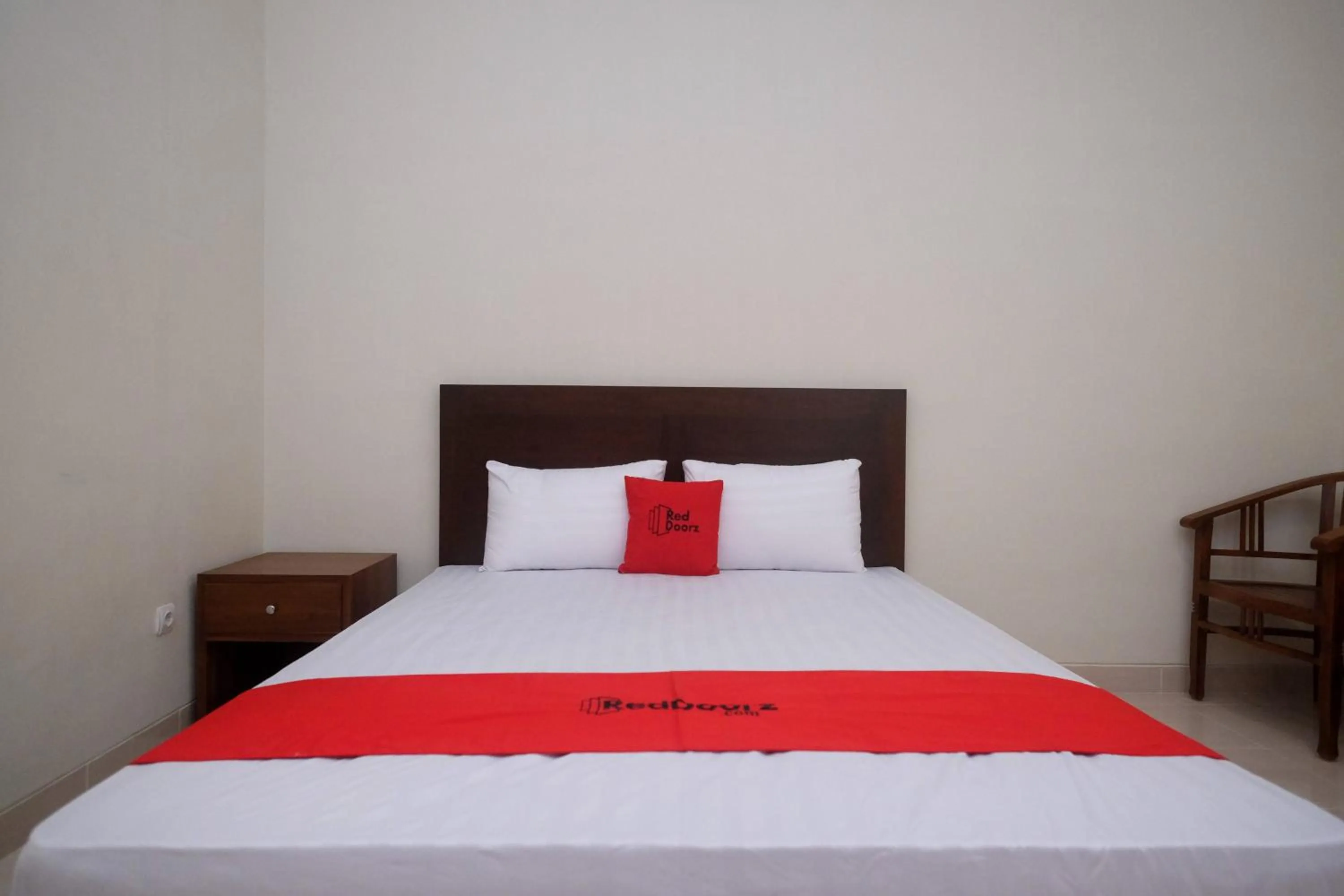 Bed in RedDoorz Syariah near Transmart Pabelan Solo