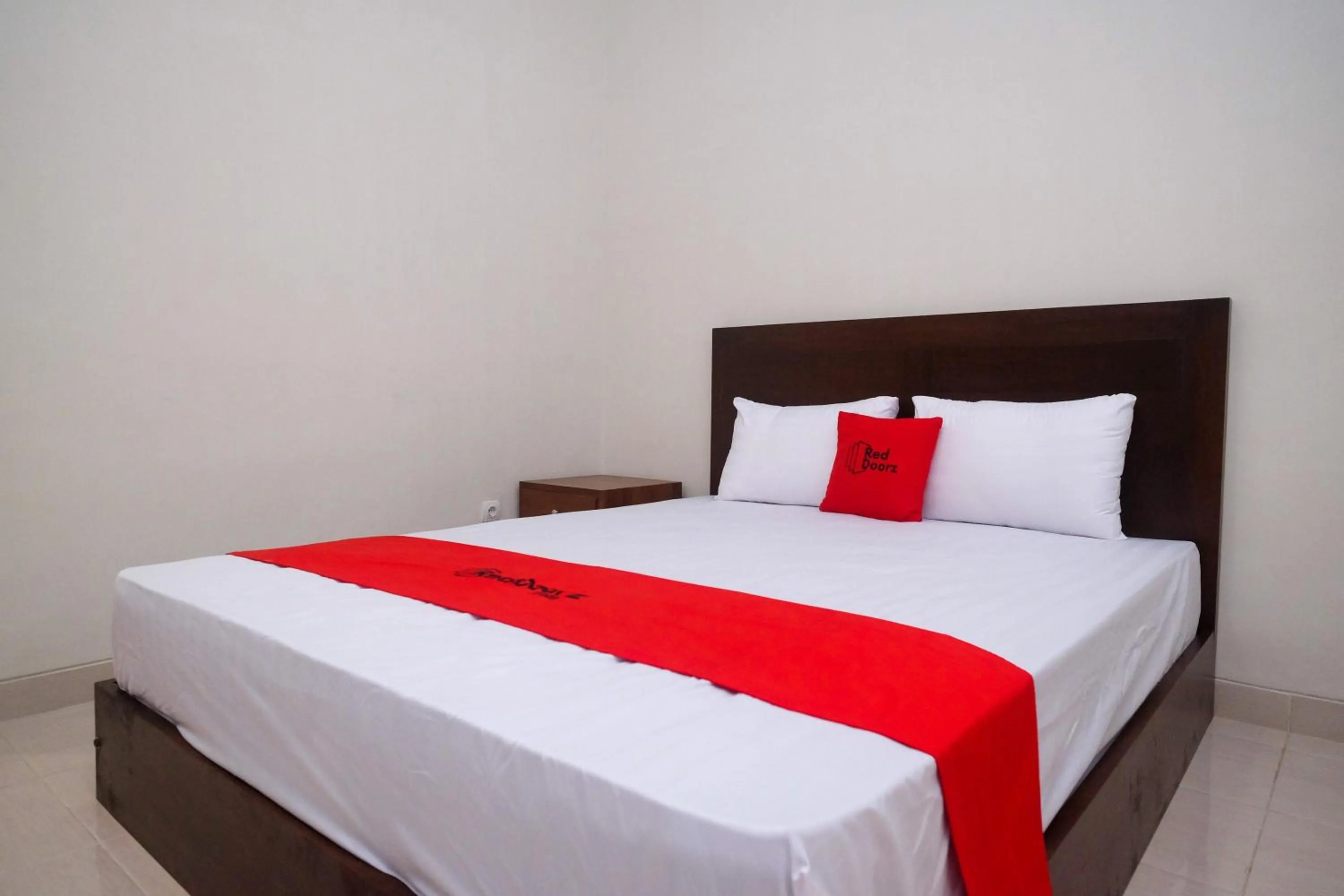 Bed in RedDoorz Syariah near Transmart Pabelan Solo
