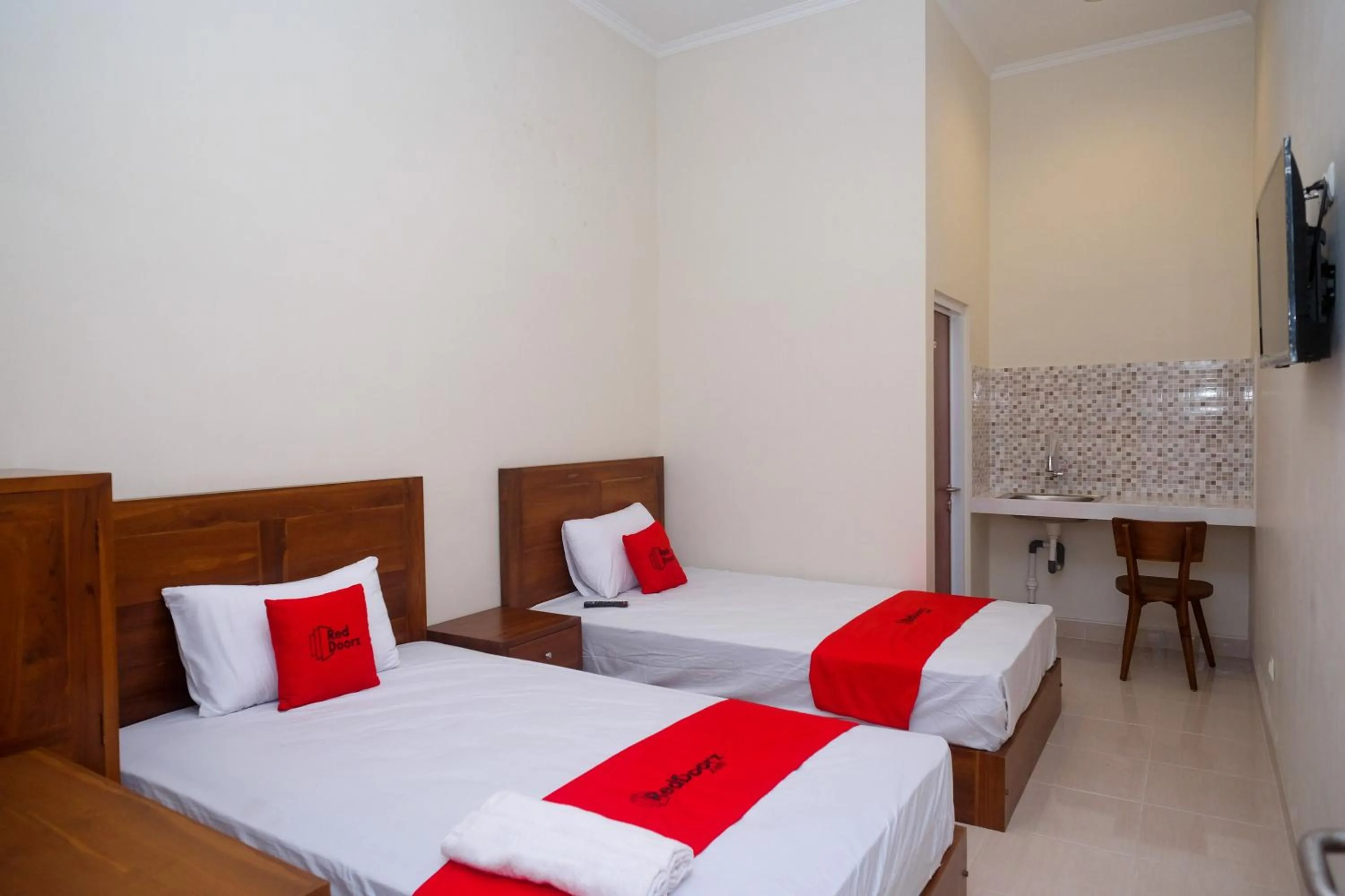 Bed in RedDoorz Syariah near Transmart Pabelan Solo