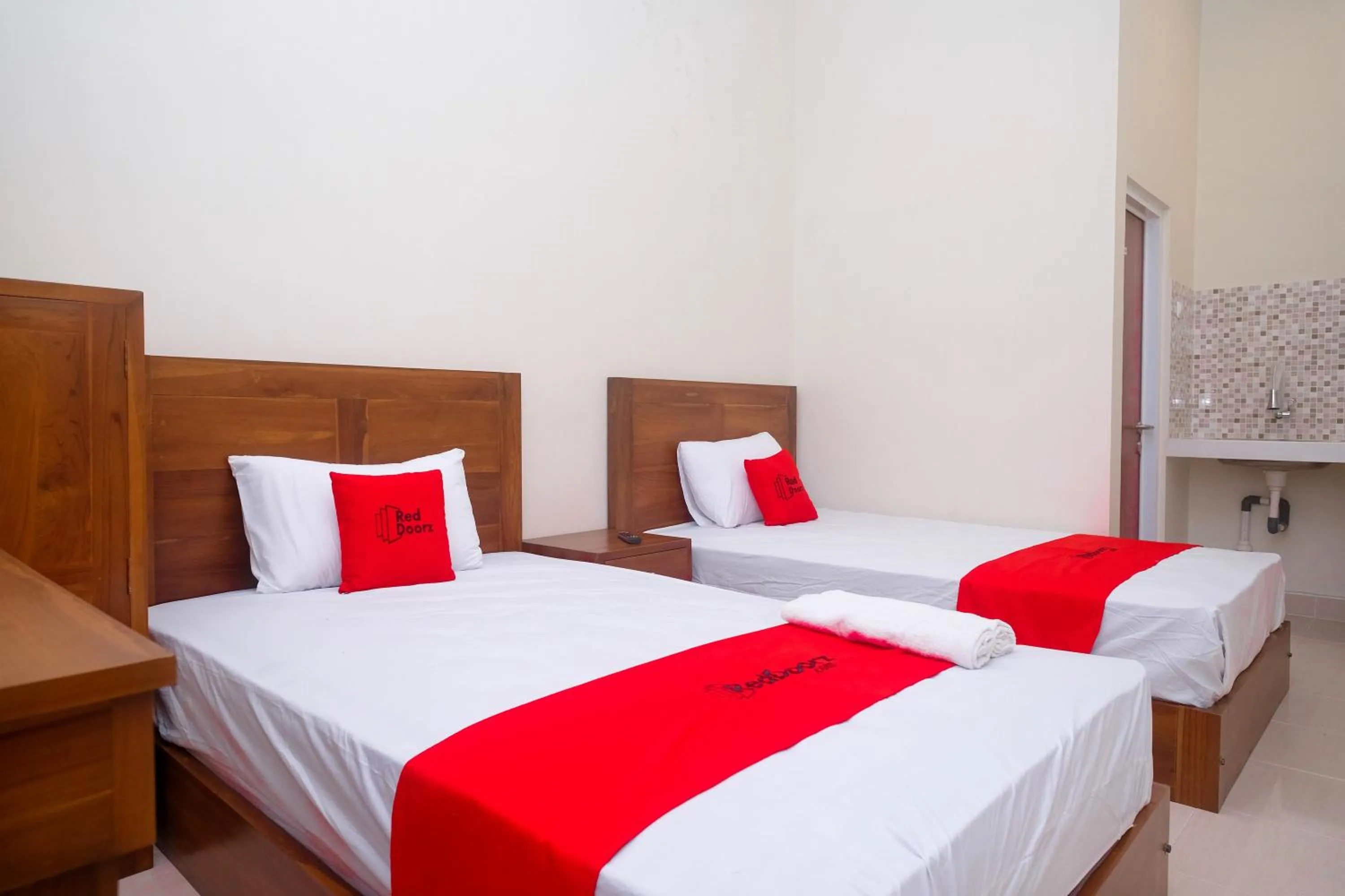 Bed in RedDoorz Syariah near Transmart Pabelan Solo