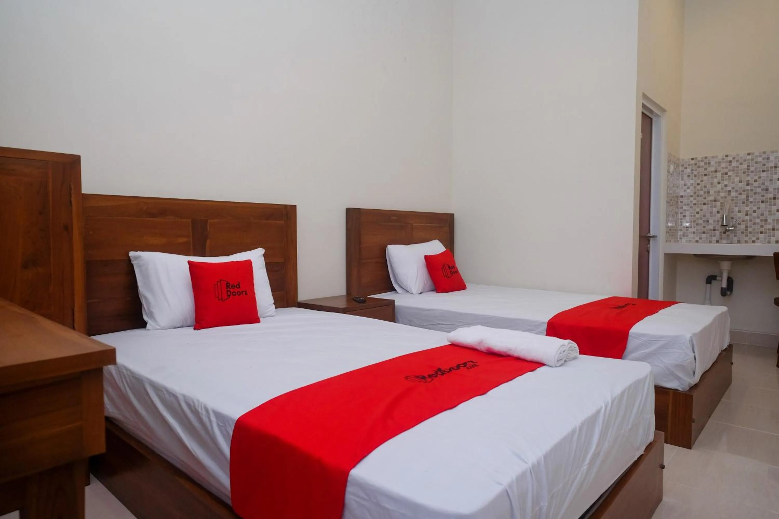 Bed in RedDoorz Syariah near Transmart Pabelan Solo