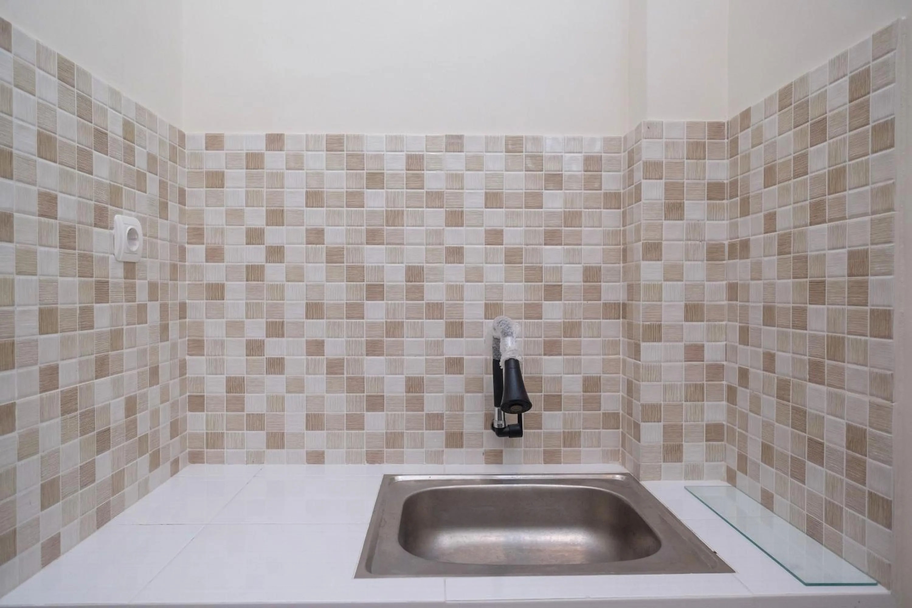 Bathroom in RedDoorz Syariah near Transmart Pabelan Solo