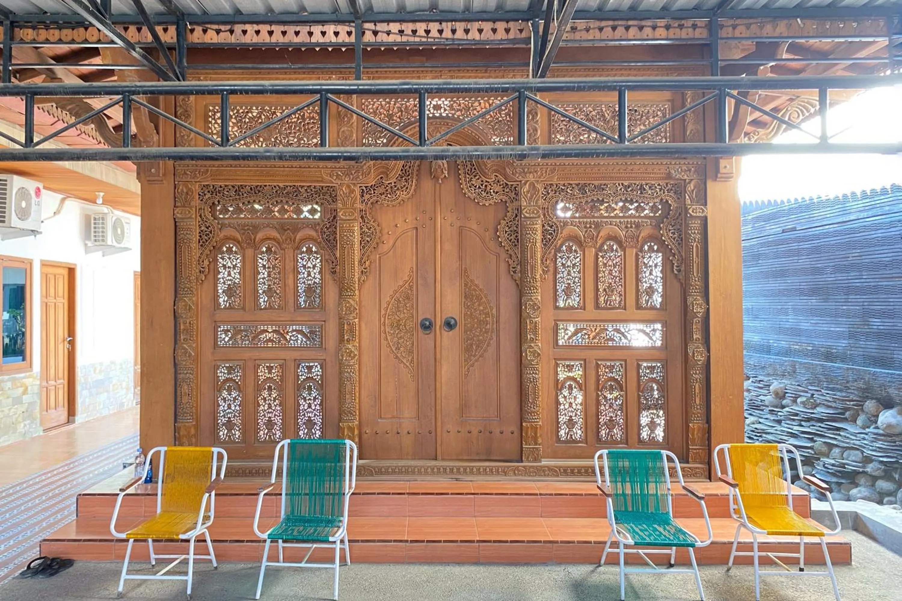 Adipura Guesthouse Syariah Mitra RedDoorz near Terminal Nganjuk