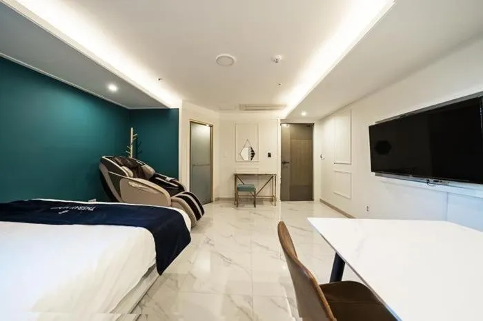 The Bay Hotel and Pool Villa