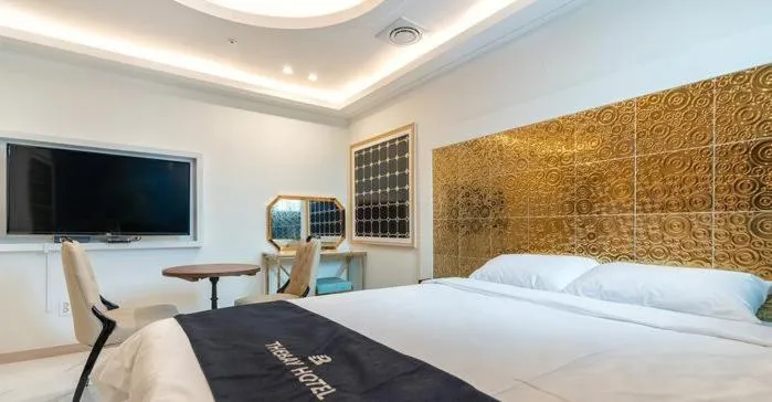 The Bay Hotel and Pool Villa