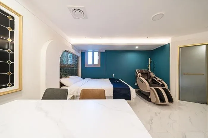 The Bay Hotel and Pool Villa