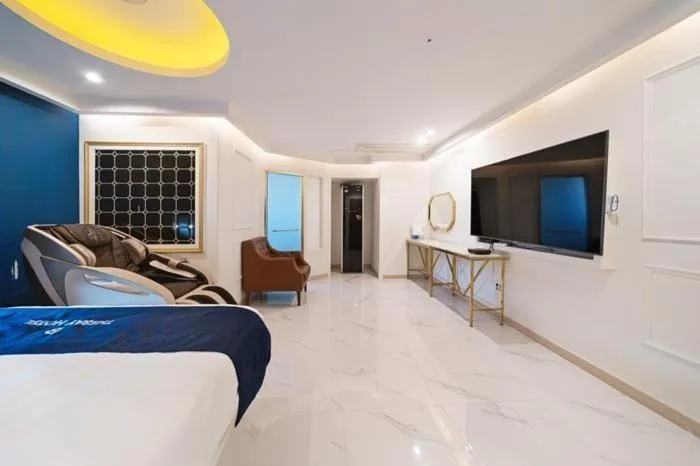 The Bay Hotel and Pool Villa